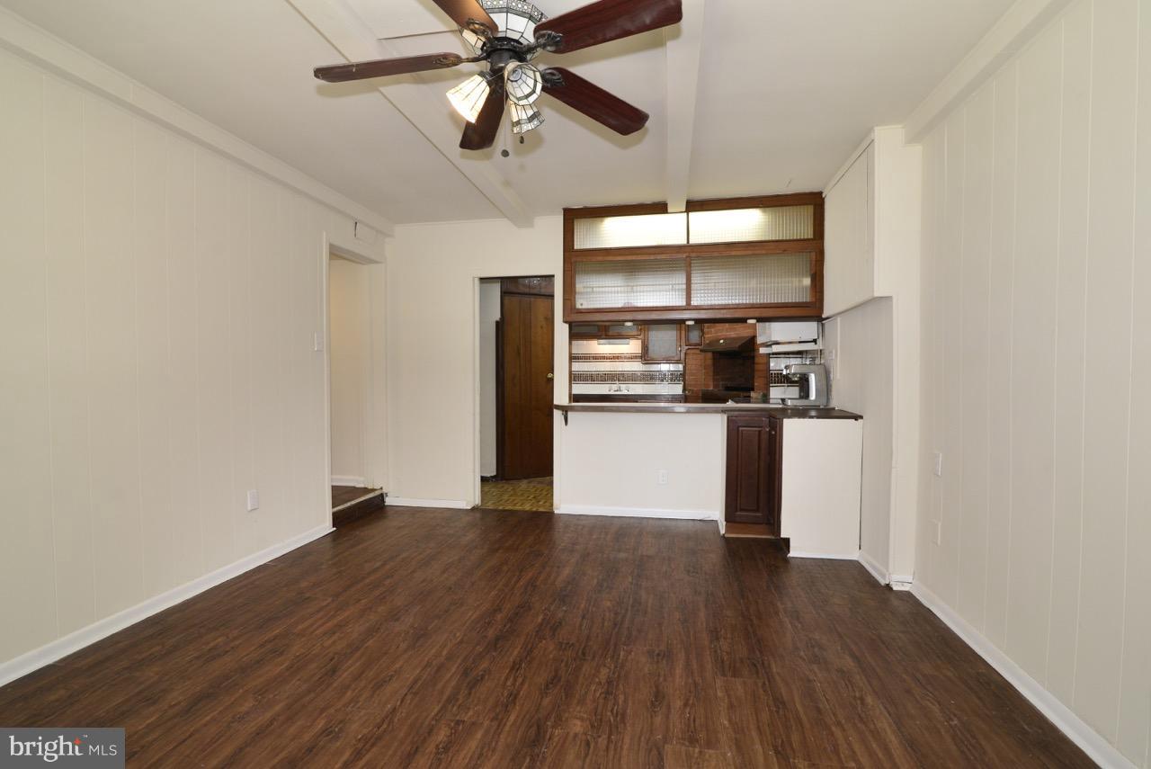 BROYHILLS MCLEAN ESTATES - Residential Lease