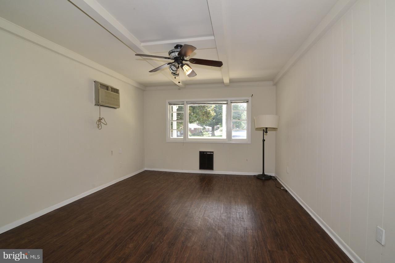 BROYHILLS MCLEAN ESTATES - Residential Lease