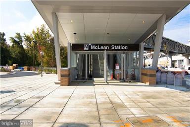 BROYHILLS MCLEAN ESTATES - Residential Lease