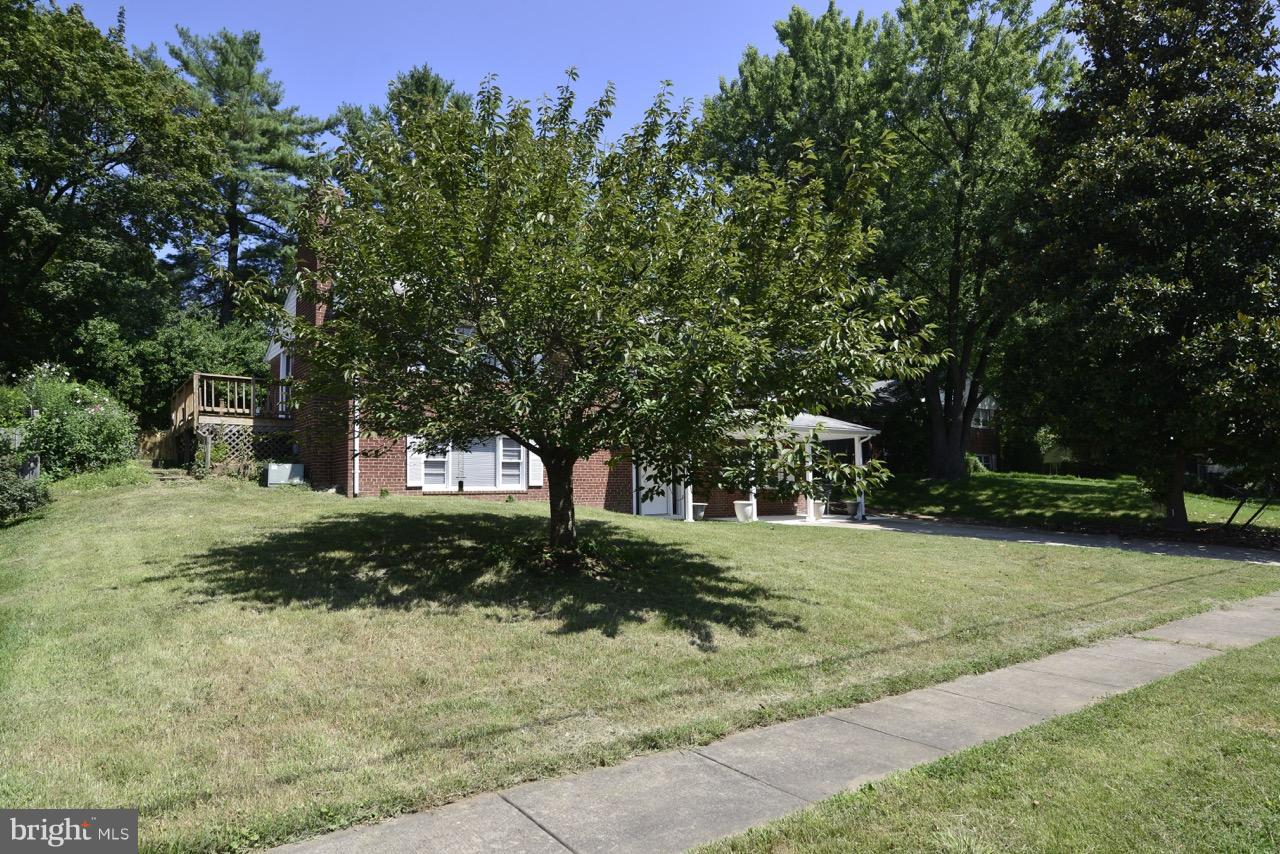 BROYHILLS MCLEAN ESTATES - Residential Lease