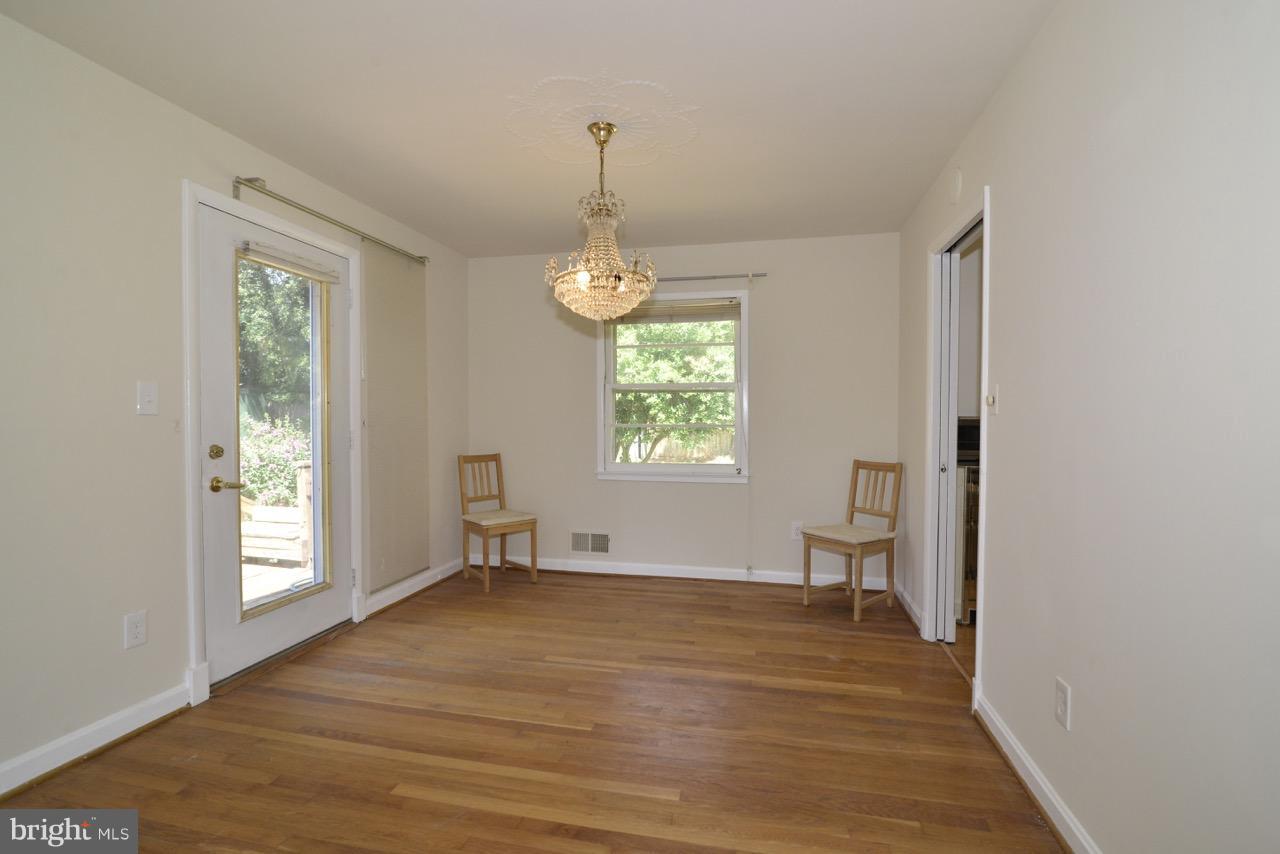 BROYHILLS MCLEAN ESTATES - Residential Lease