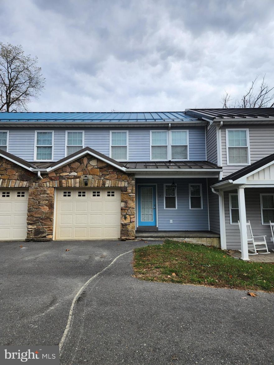 Nice townhouse in Keyser features 3 bedrooms, 2 full bathrooms, 1 half bath, kitchen, dining area, living room, deck, 1 car attached garage and driveway.  Close to schools, shopping and restaurants.