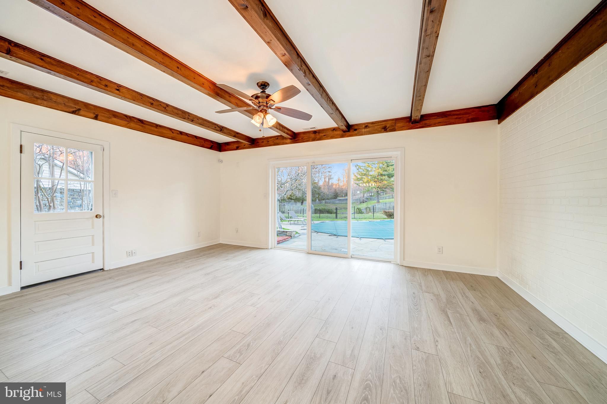 RIDGE MANOR - Residential