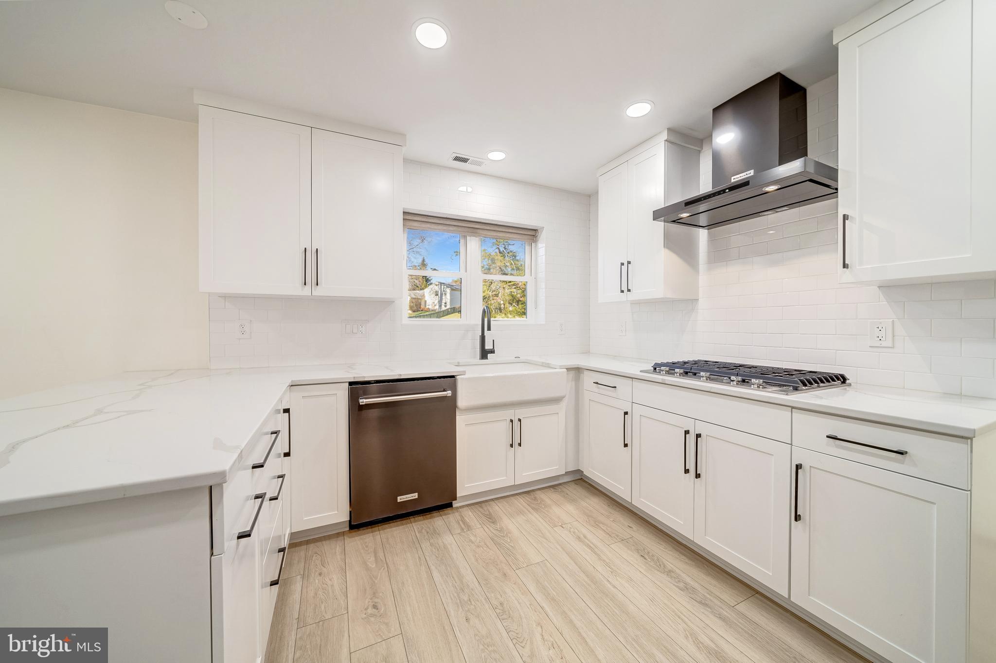 RIDGE MANOR - Residential