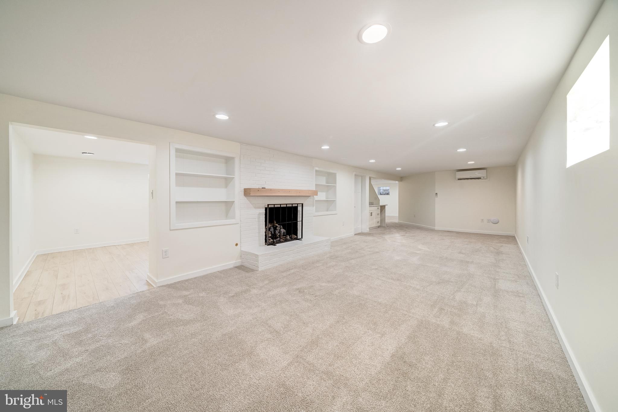 RIDGE MANOR - Residential