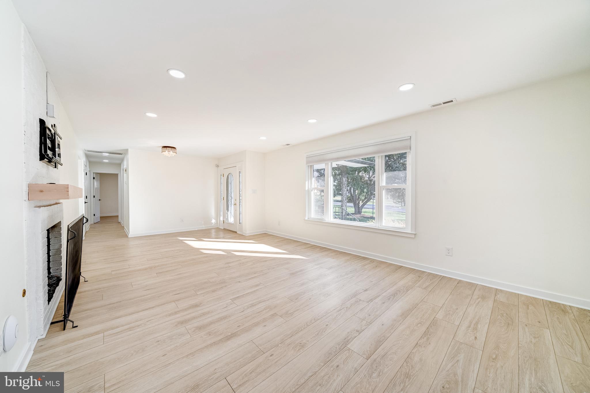 RIDGE MANOR - Residential