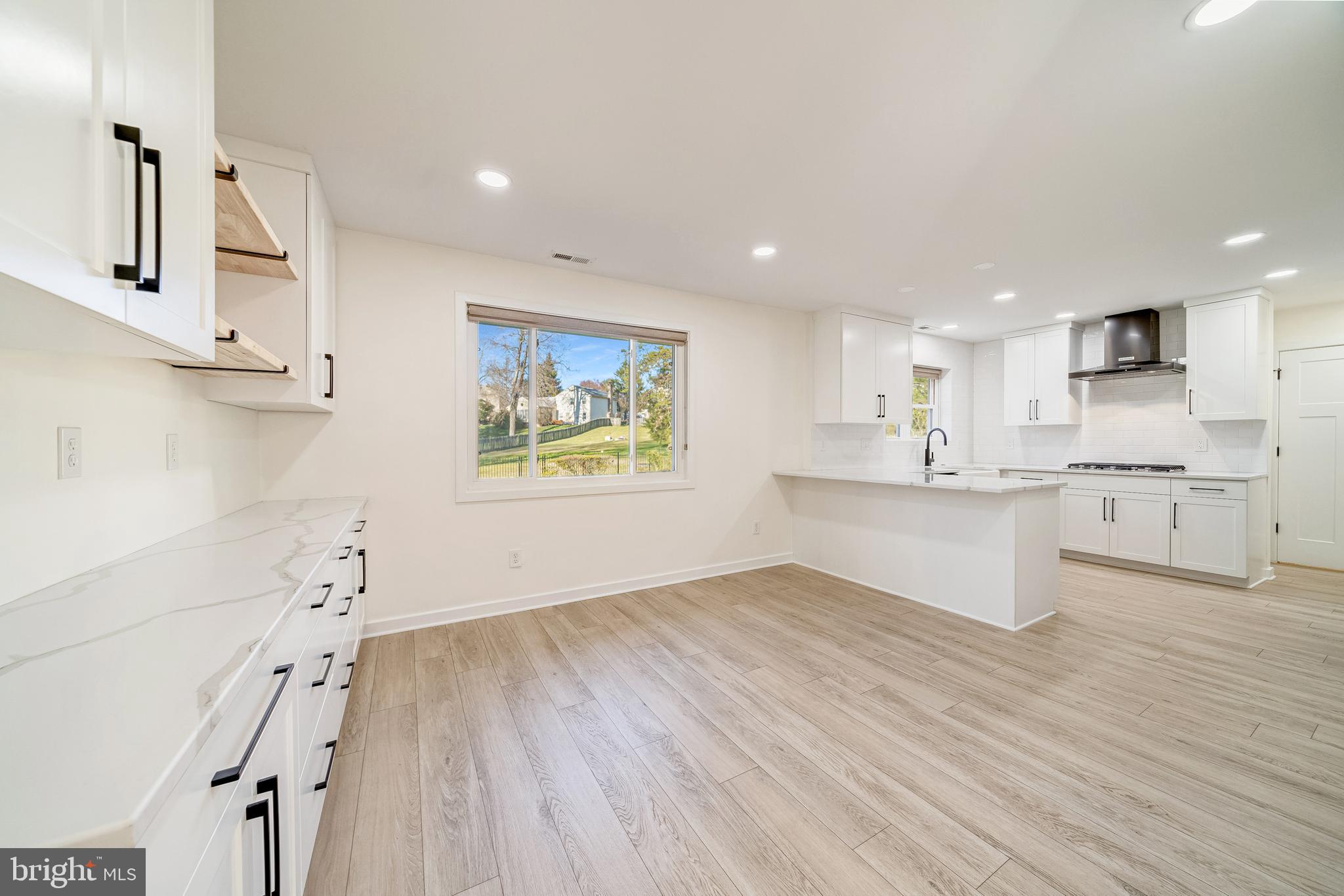 RIDGE MANOR - Residential