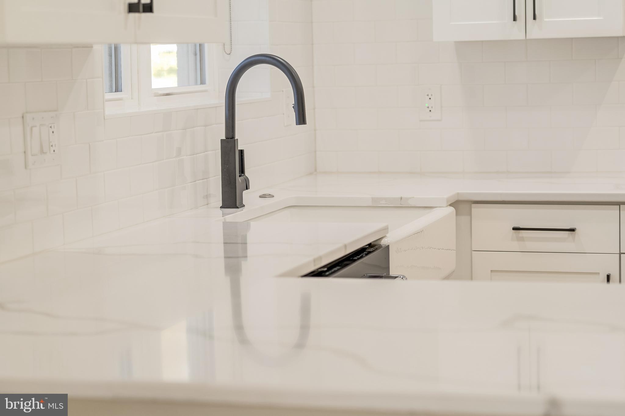 RIDGE MANOR - Residential