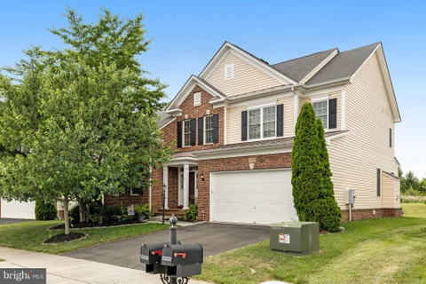 23233 Fallen Hills Drive, Brambleton, VA MLS: VALO2124782