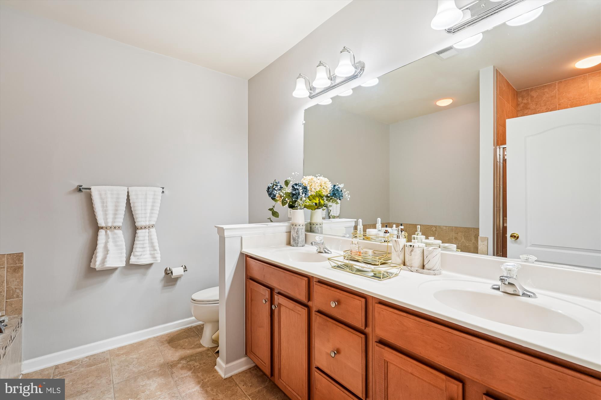 THE RESERVE CONDOMINIUMS - Residential