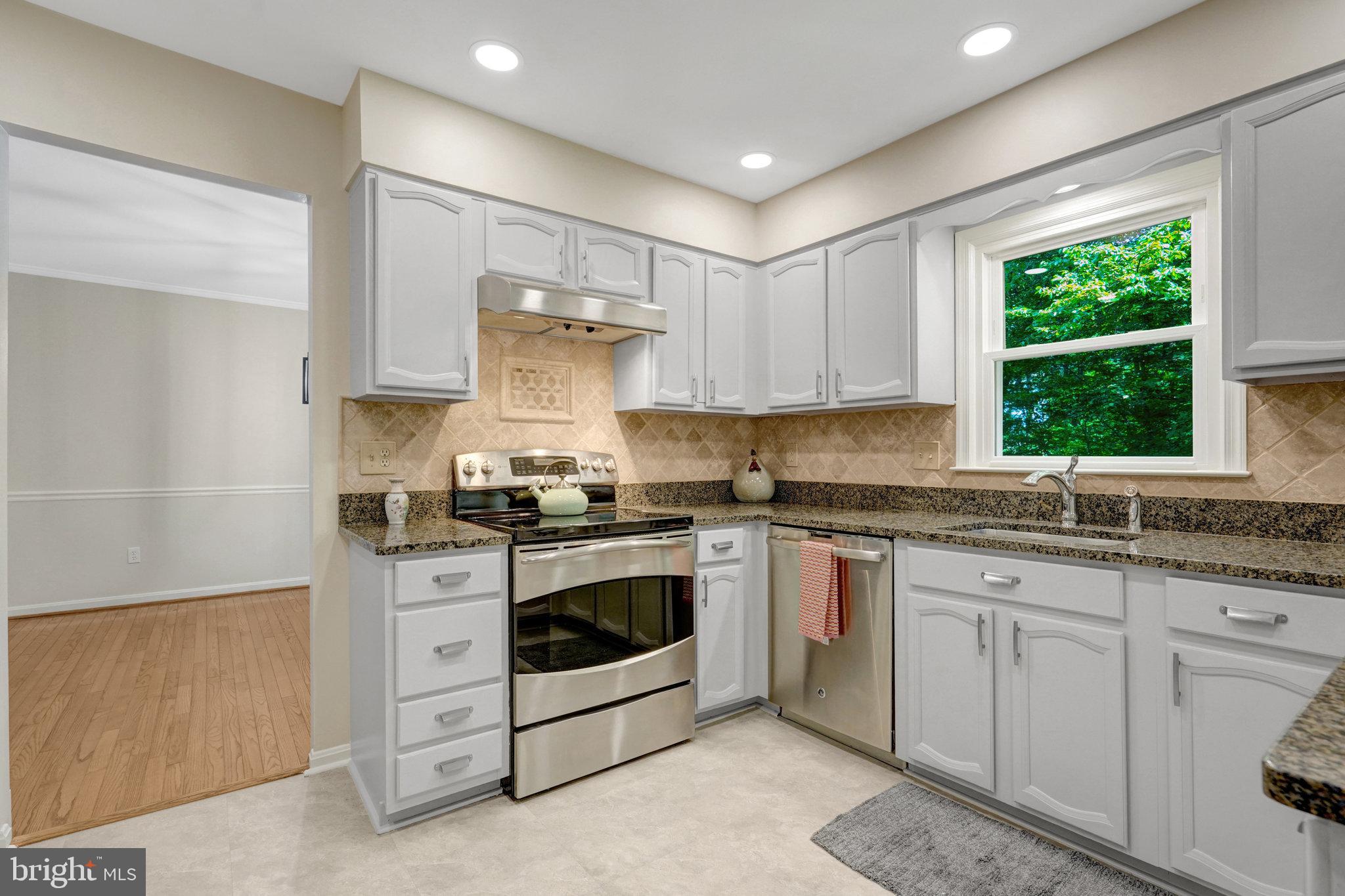 7605 BERTITO LANE
