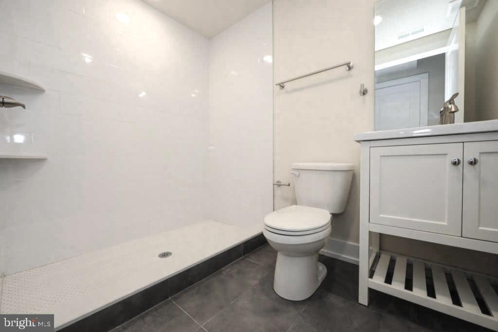 PHILADELPHIA (NORTHWEST) - Residential Lease