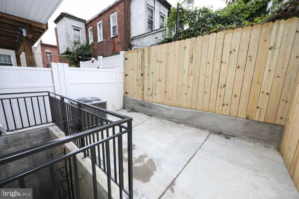 PHILADELPHIA (NORTHWEST) - Residential Lease