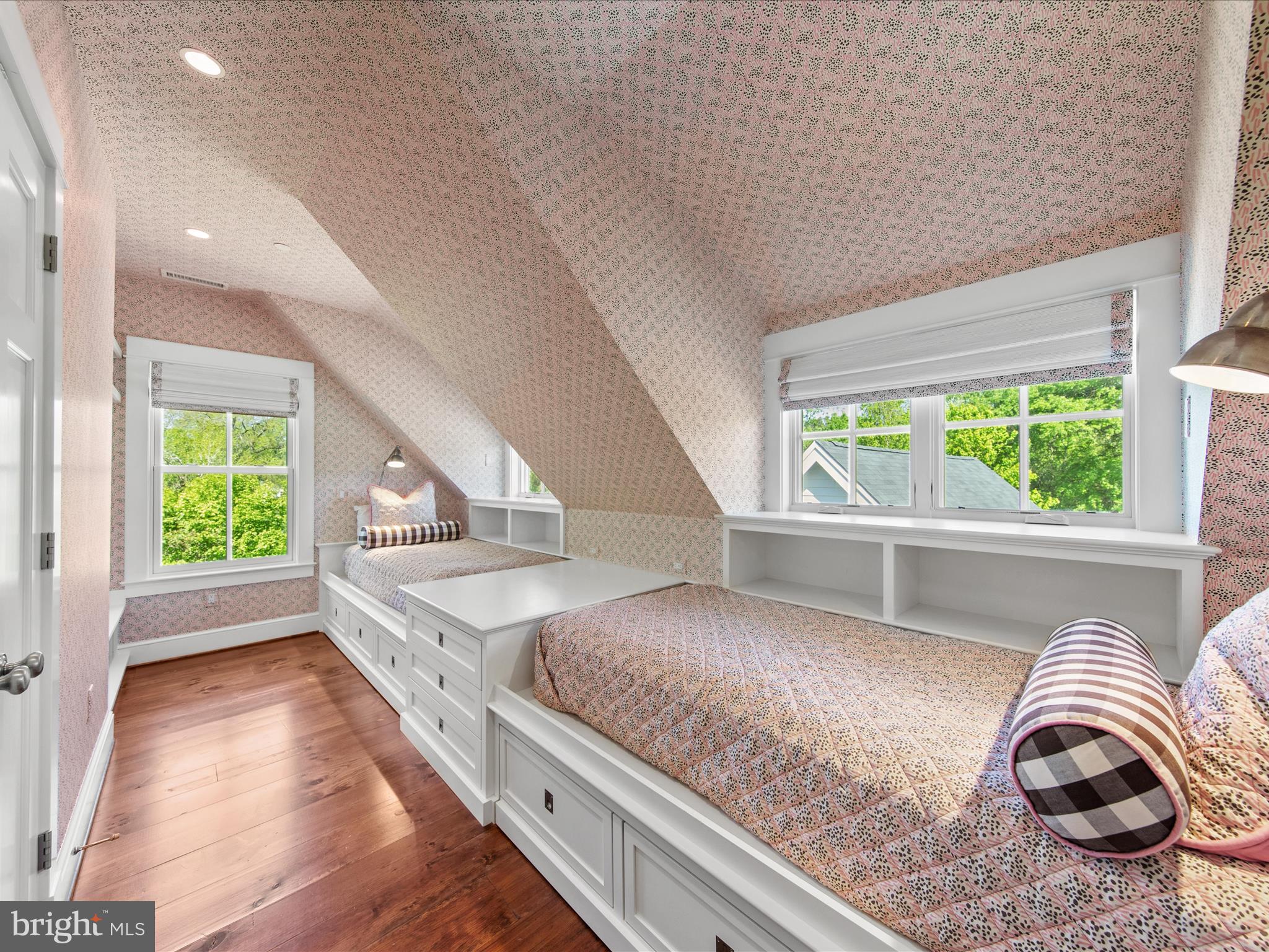 EASTON - Residential