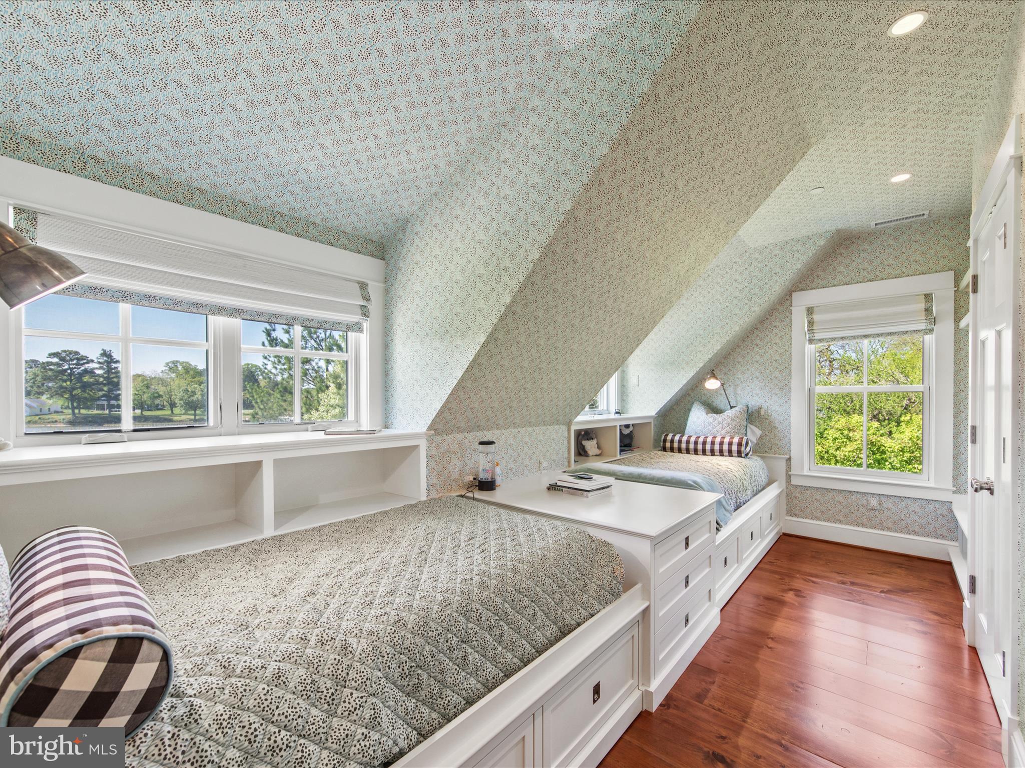 EASTON - Residential