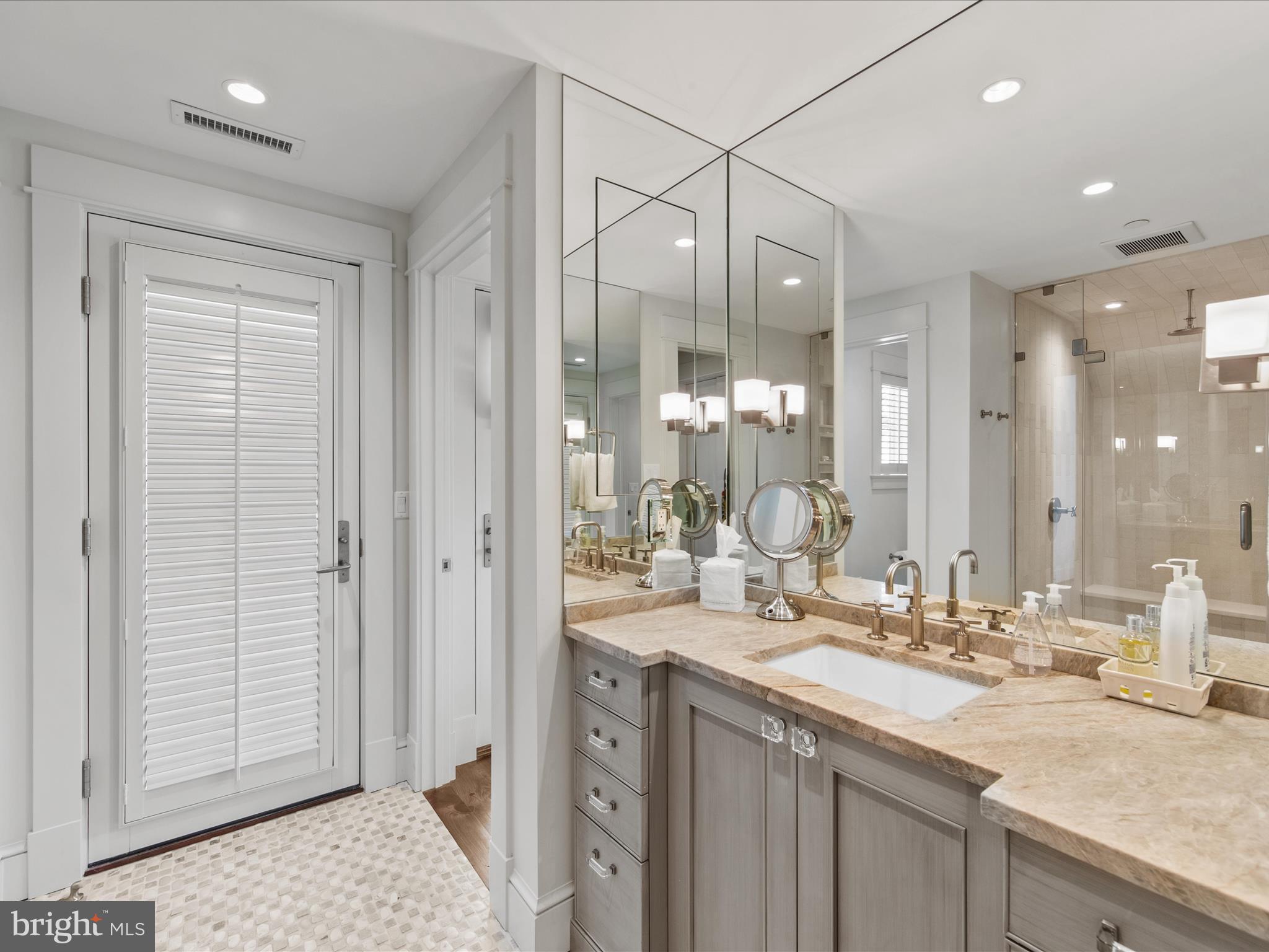 EASTON - Residential