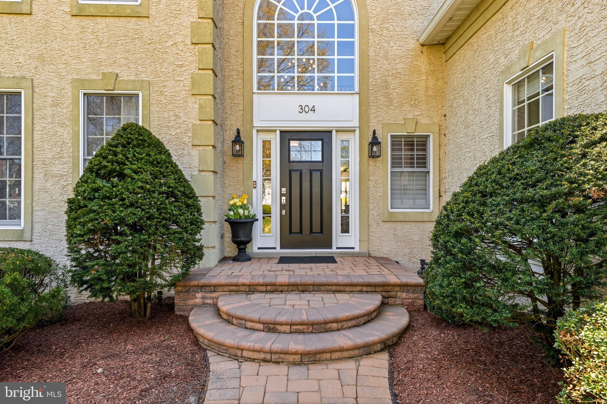 304 LAUREL CREEK BOULEVARD