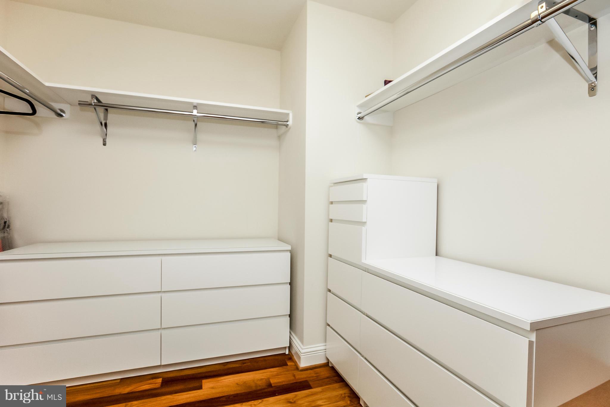 THE RITZ-CARLTON RESIDENCES - Residential