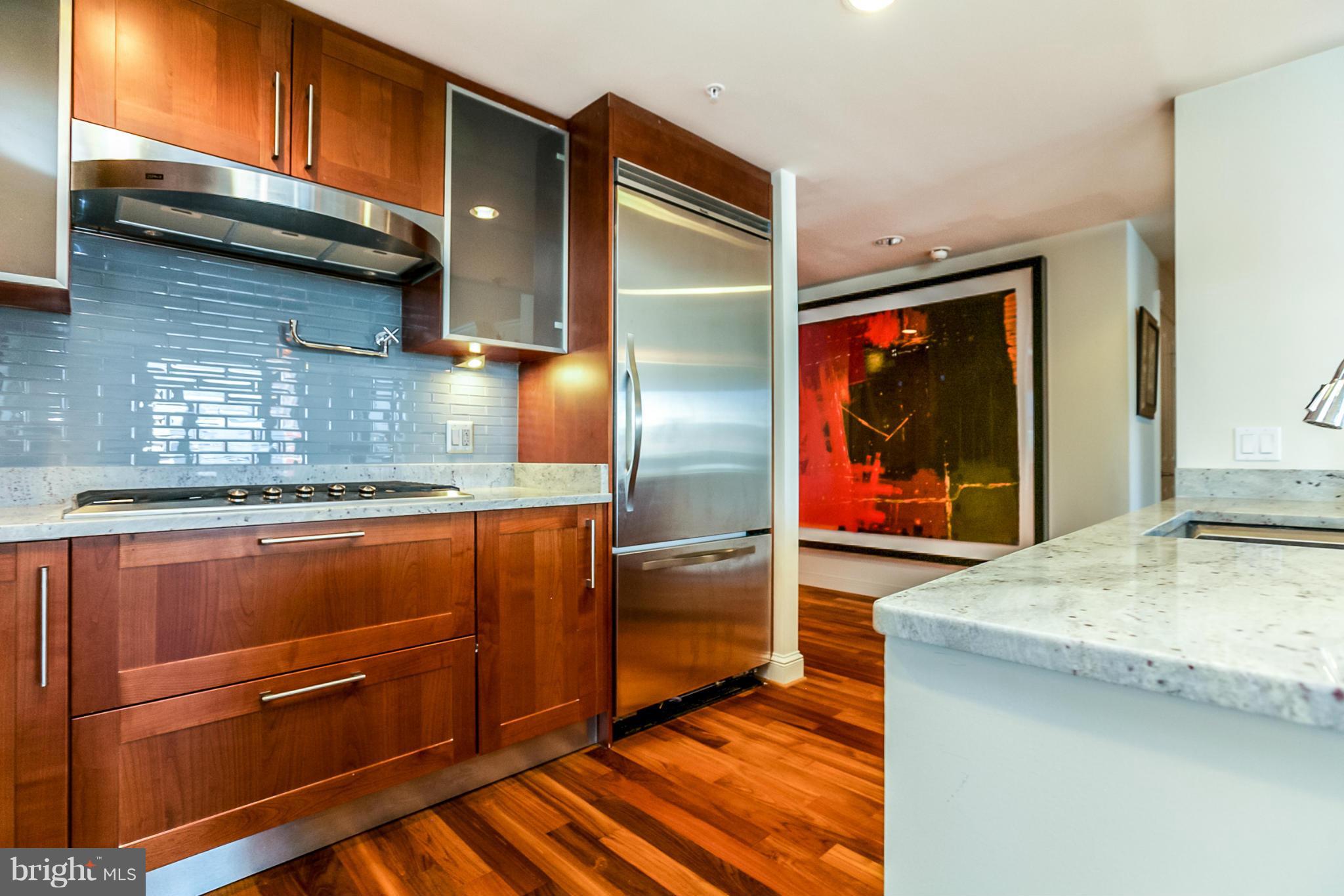 THE RITZ-CARLTON RESIDENCES - Residential