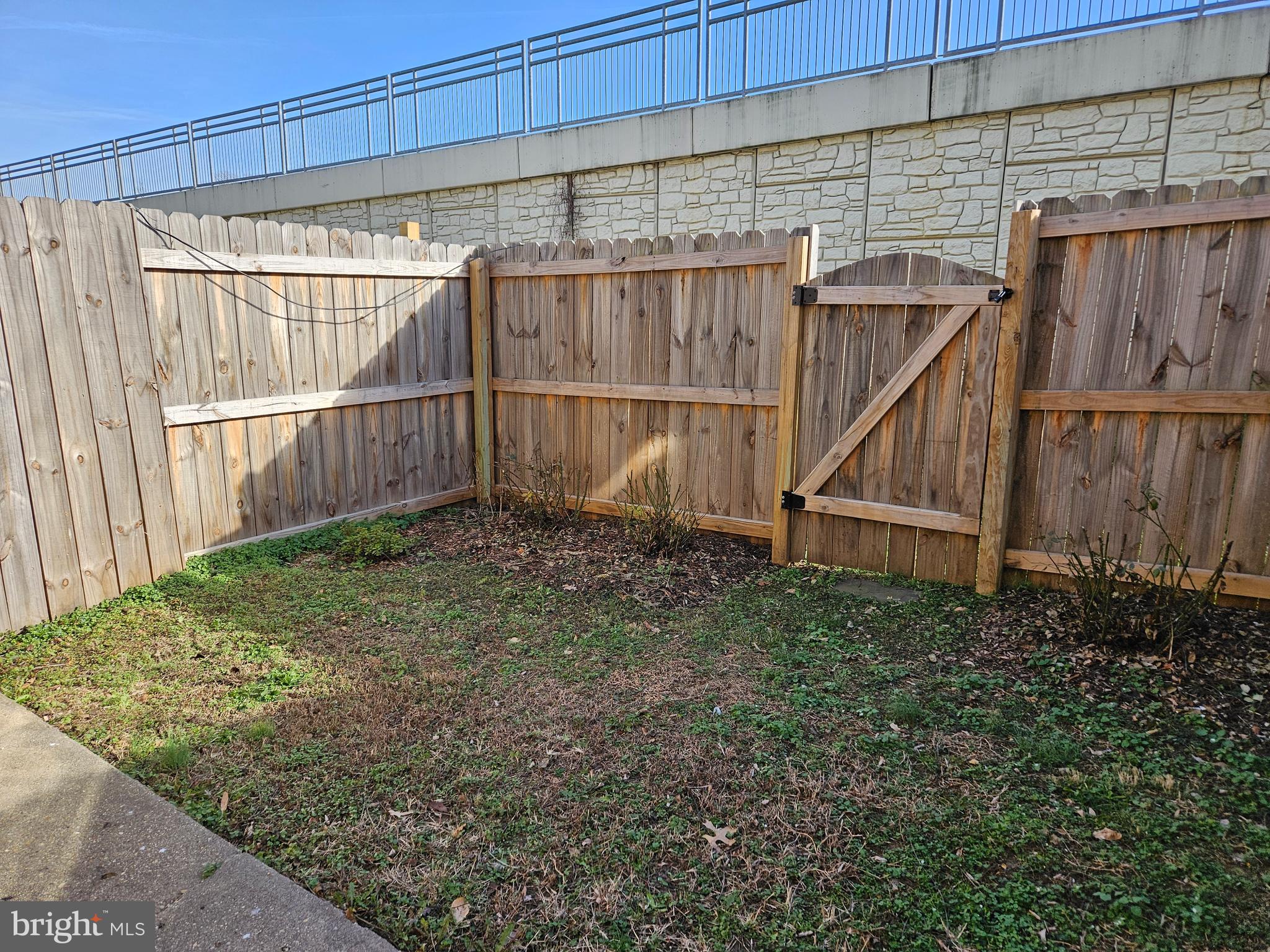 BRAGG HILL TOWNHOUSES - Residential Lease