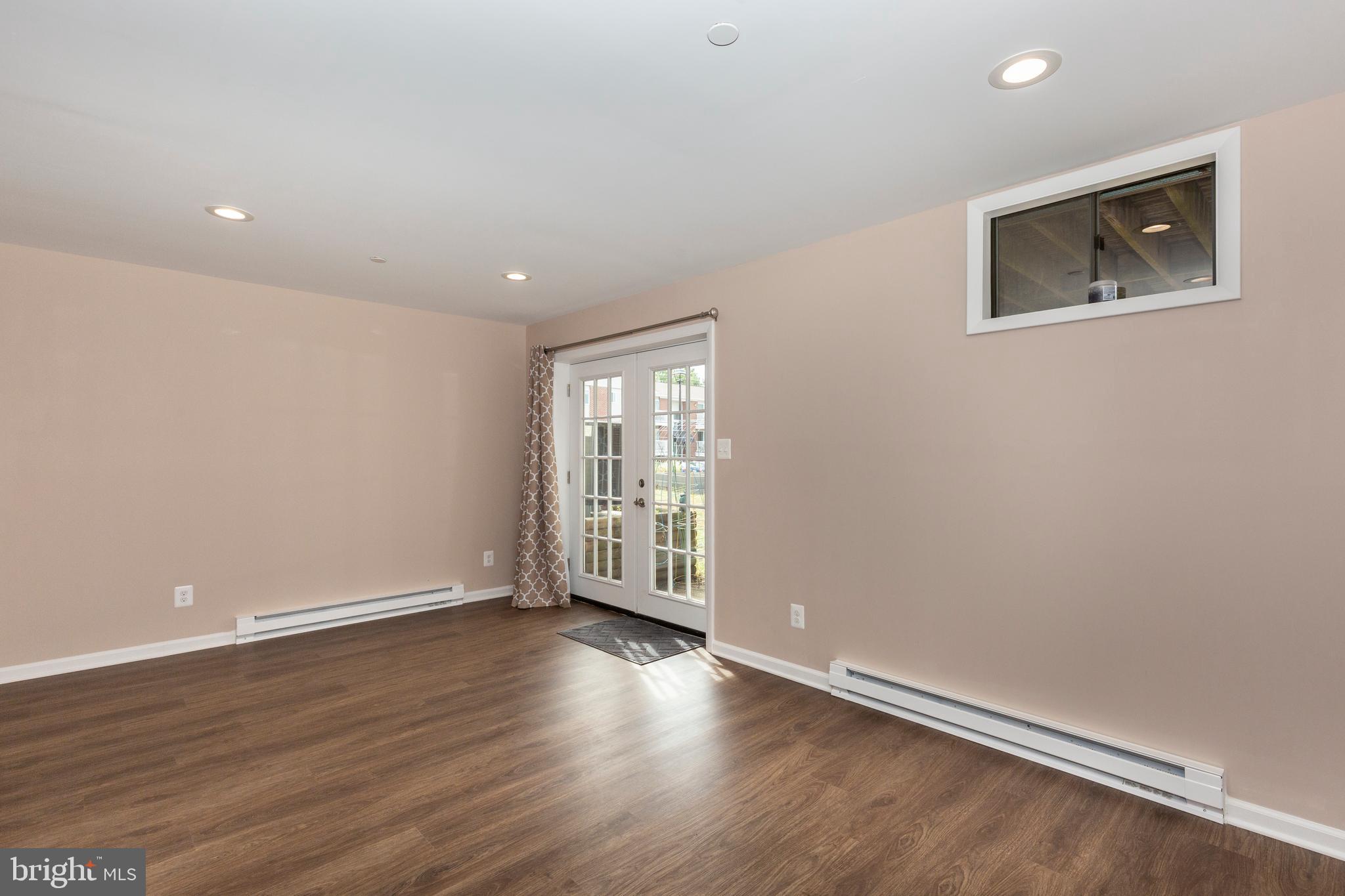 WASHINGTON CENTER - Residential