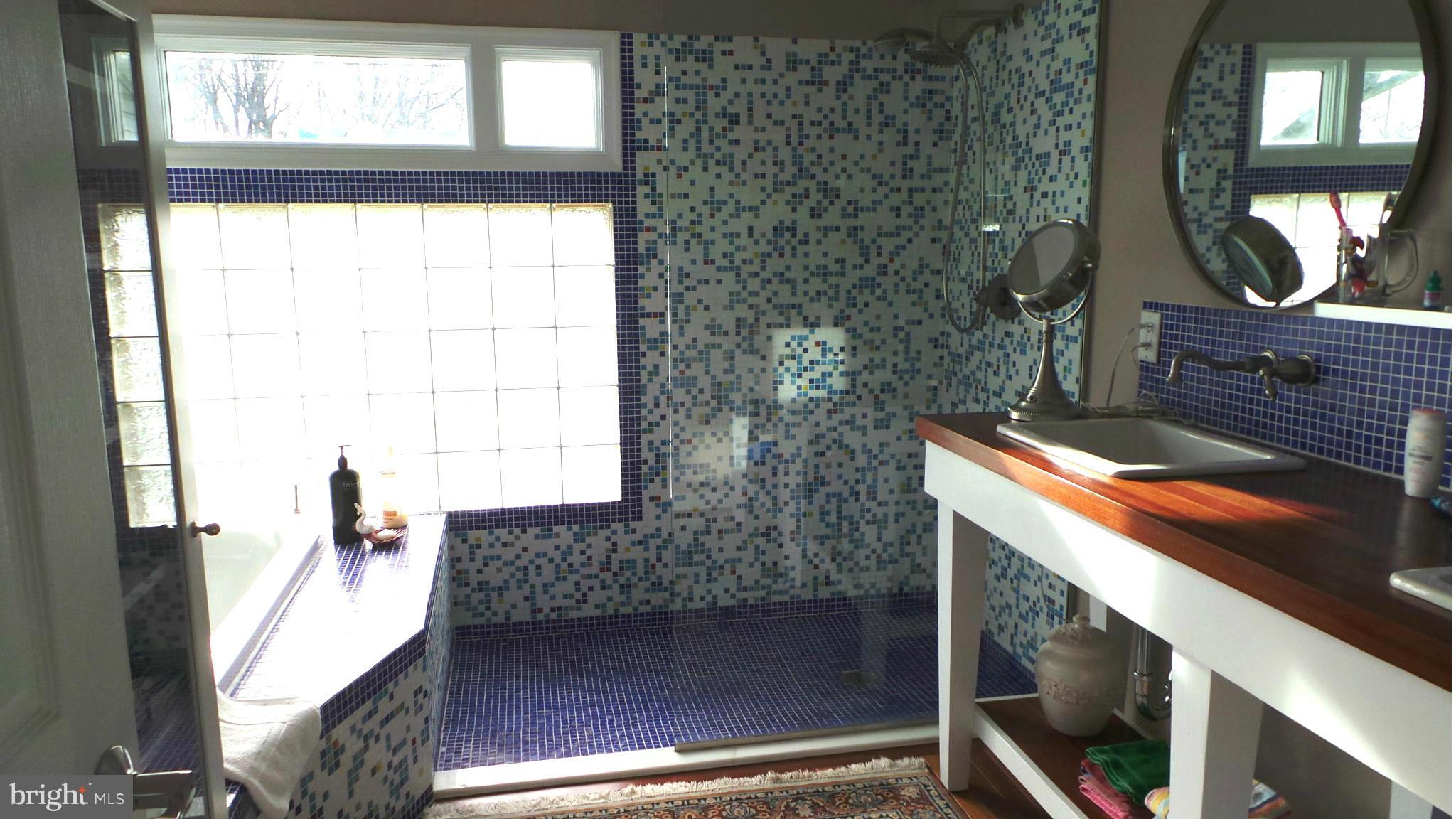 ROCKAWAY BEACH - Residential