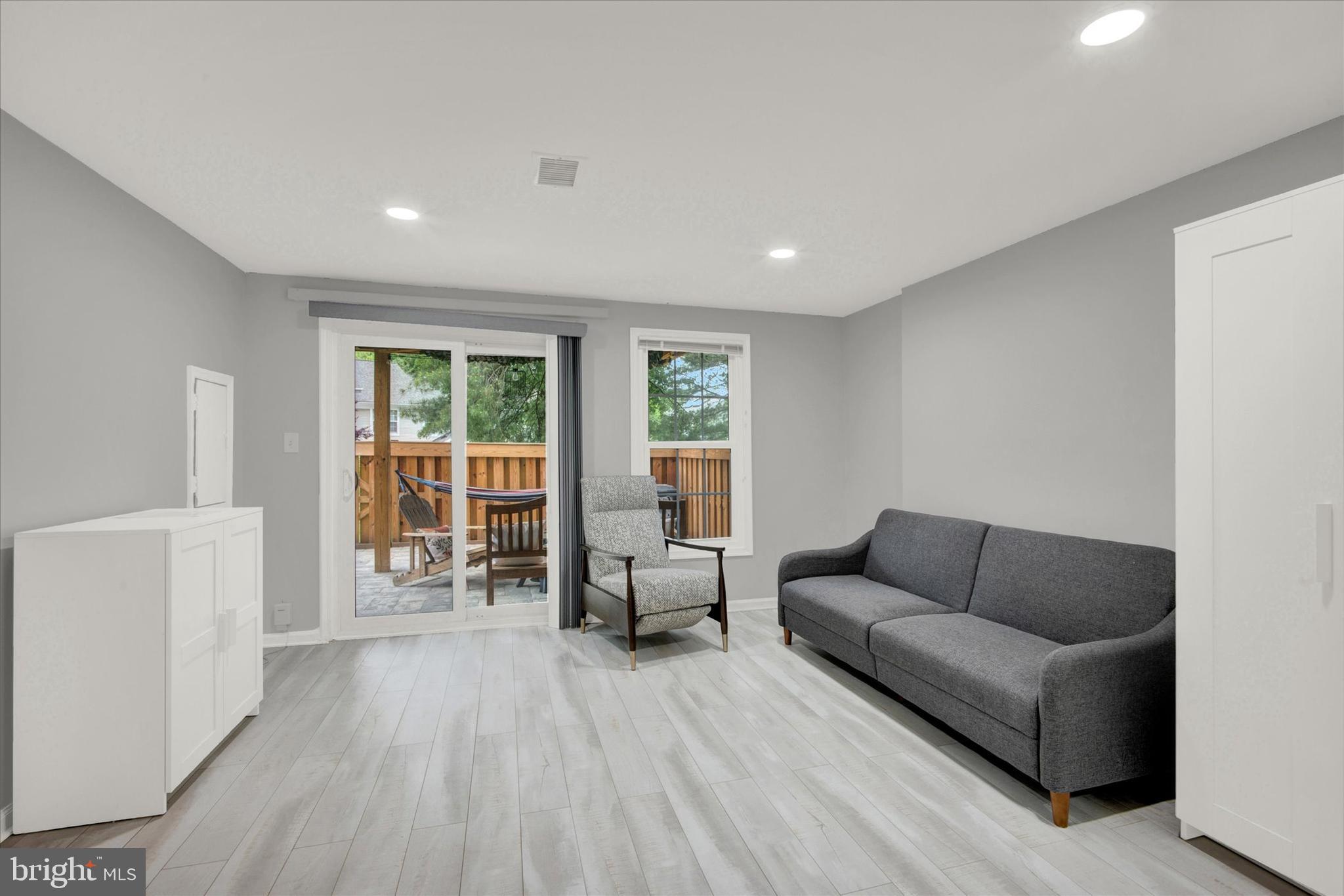 SUFFOLK PLACE - Residential