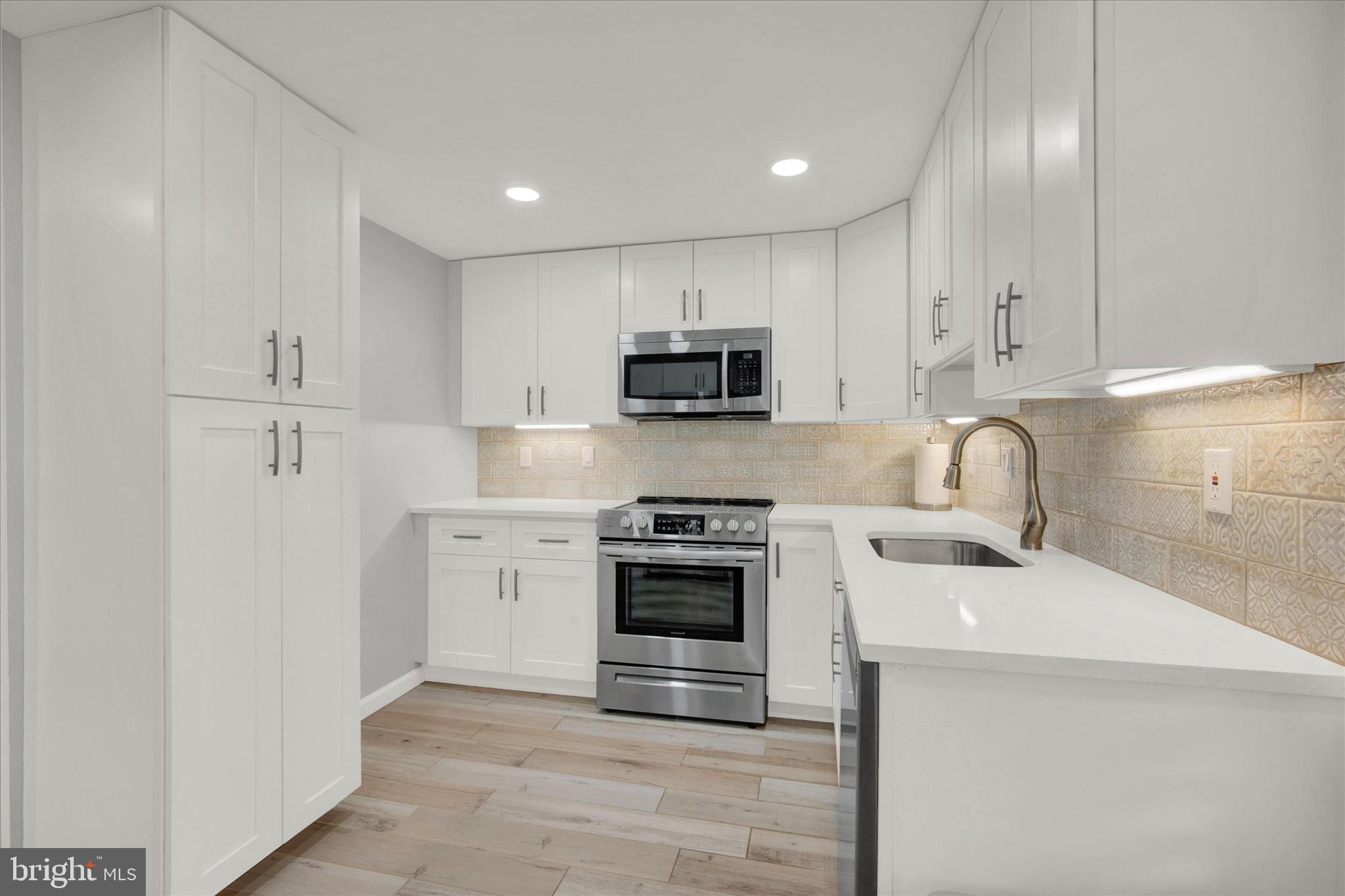 SUFFOLK PLACE - Residential