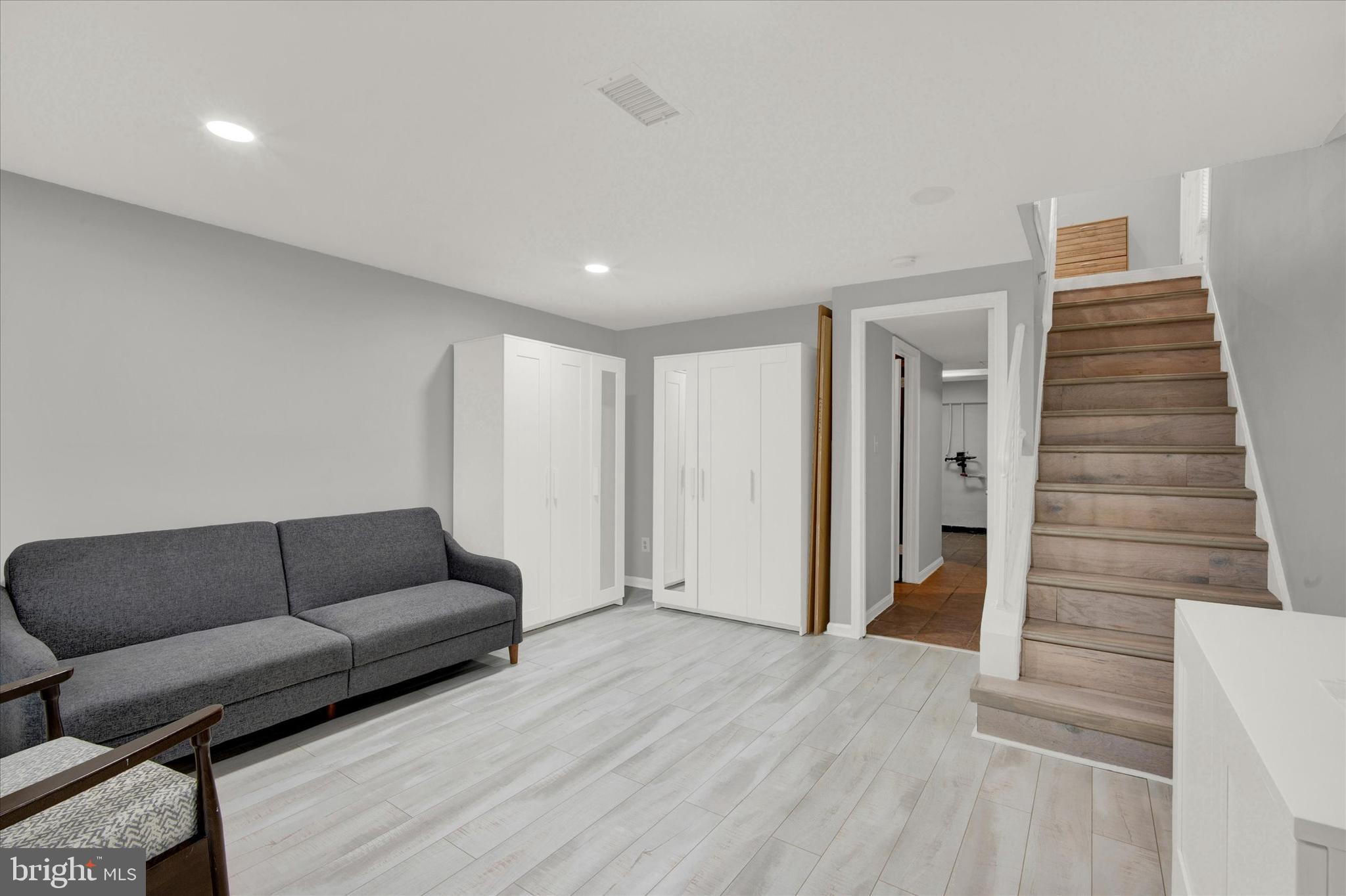 SUFFOLK PLACE - Residential