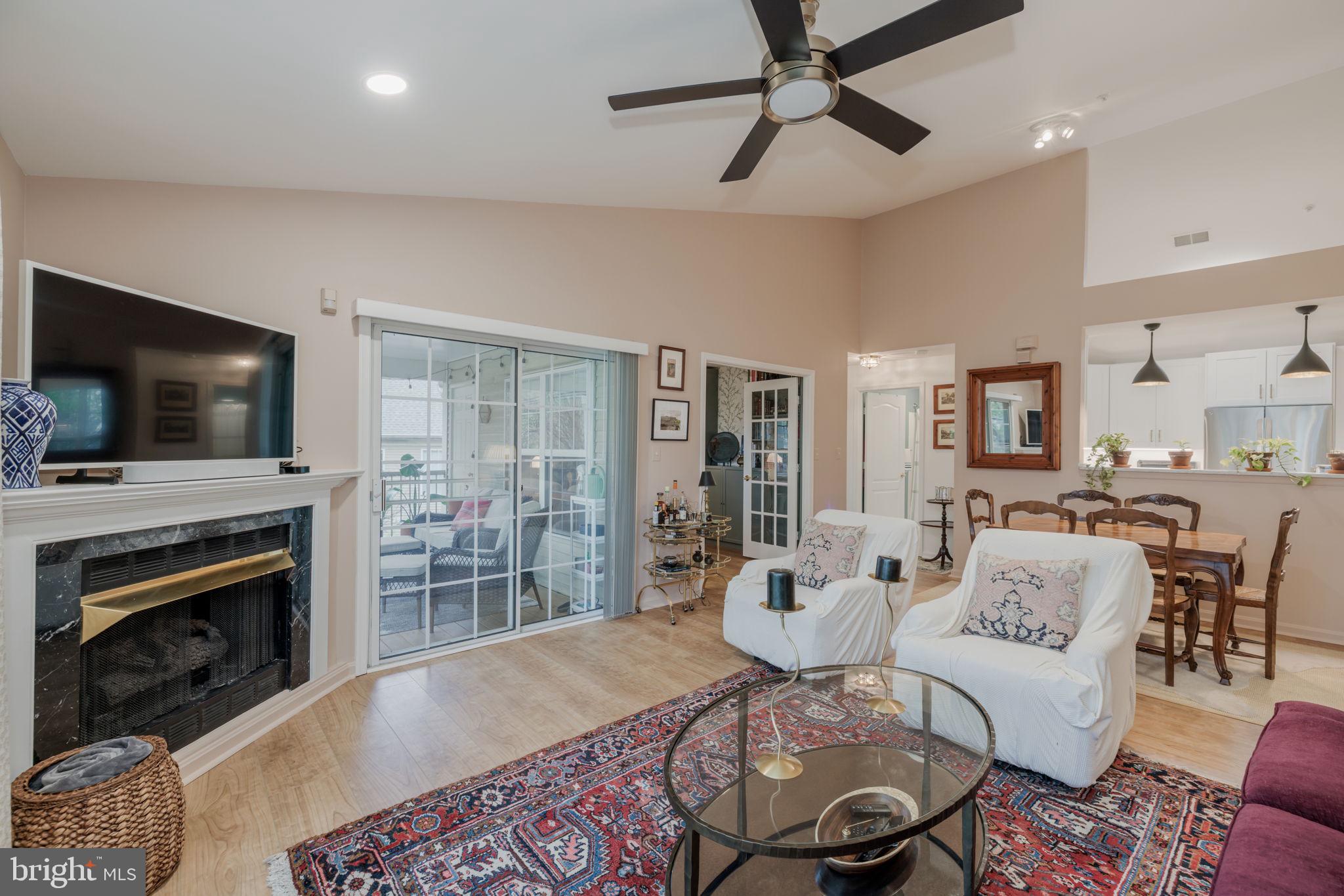 ISLAND CREEK - Residential Lease