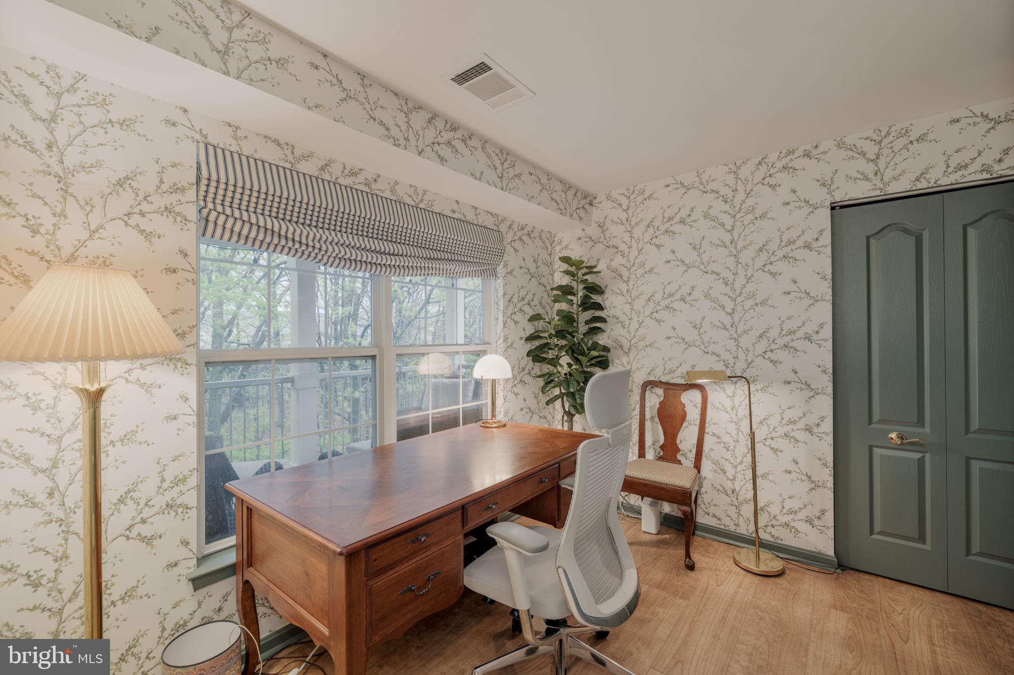 ISLAND CREEK - Residential Lease