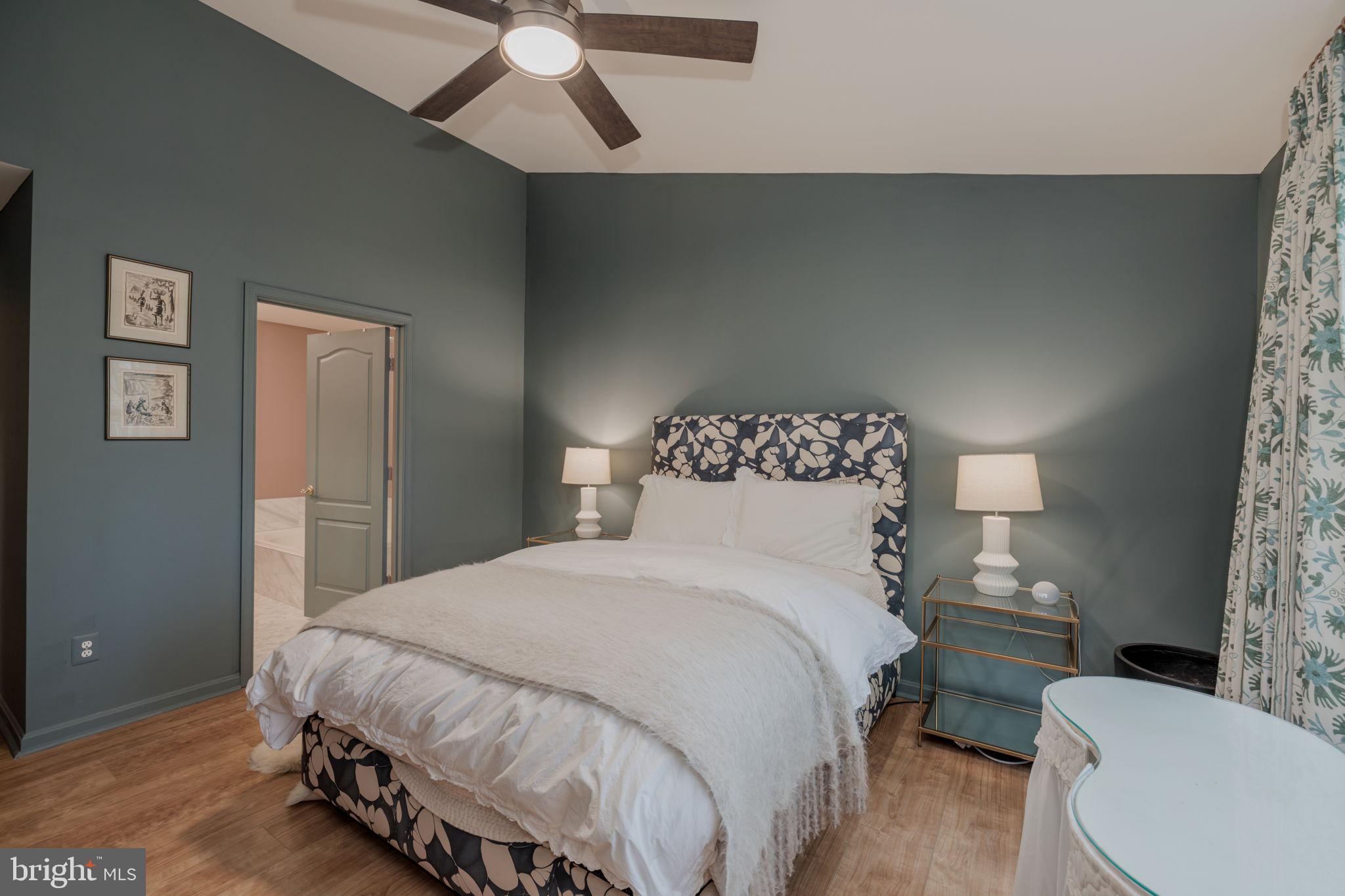 ISLAND CREEK - Residential Lease