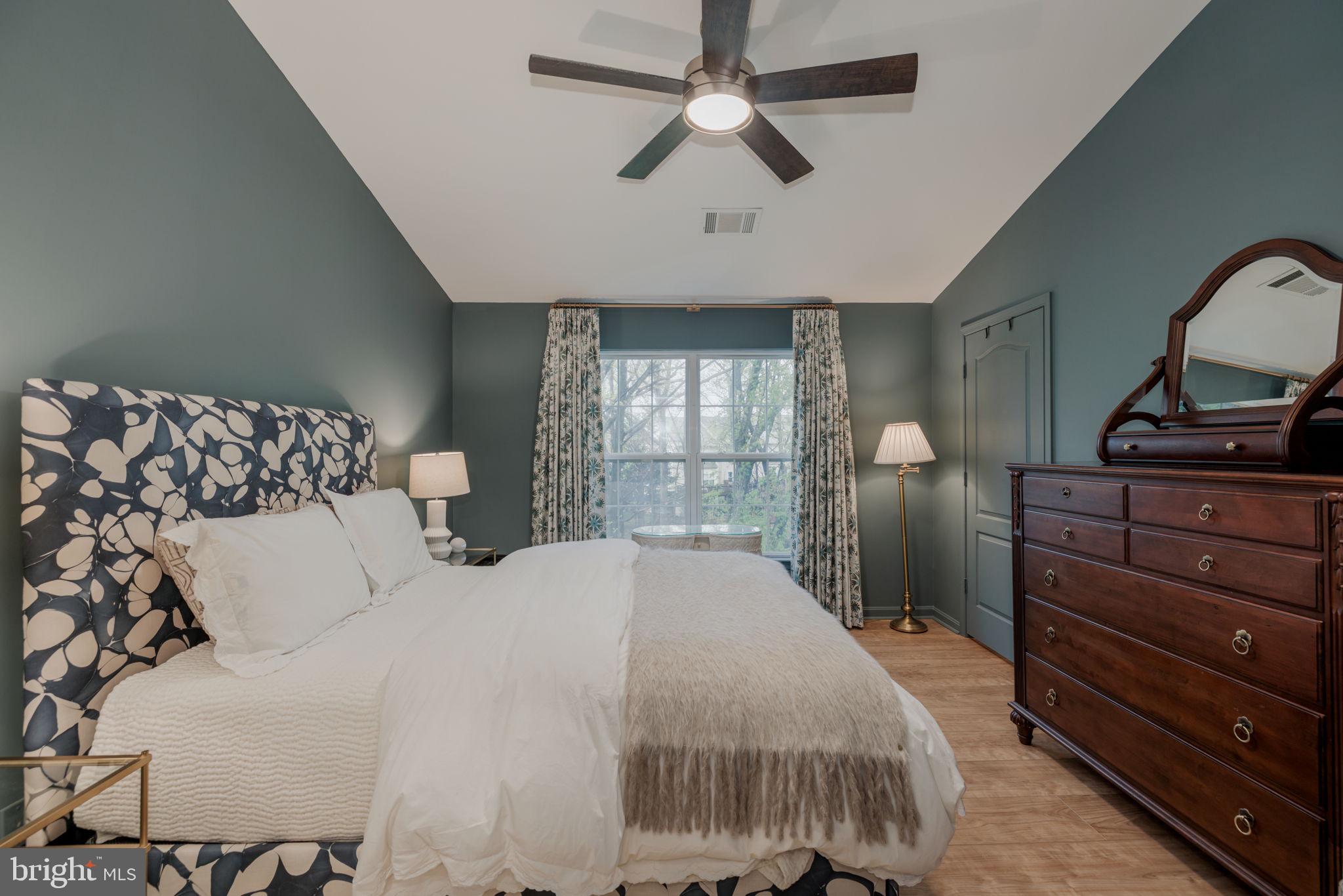 ISLAND CREEK - Residential Lease