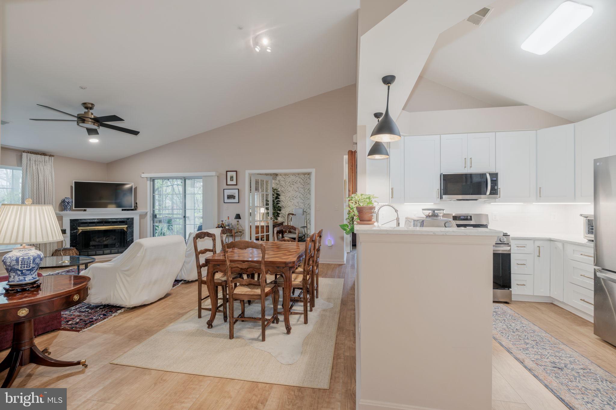 ISLAND CREEK - Residential Lease