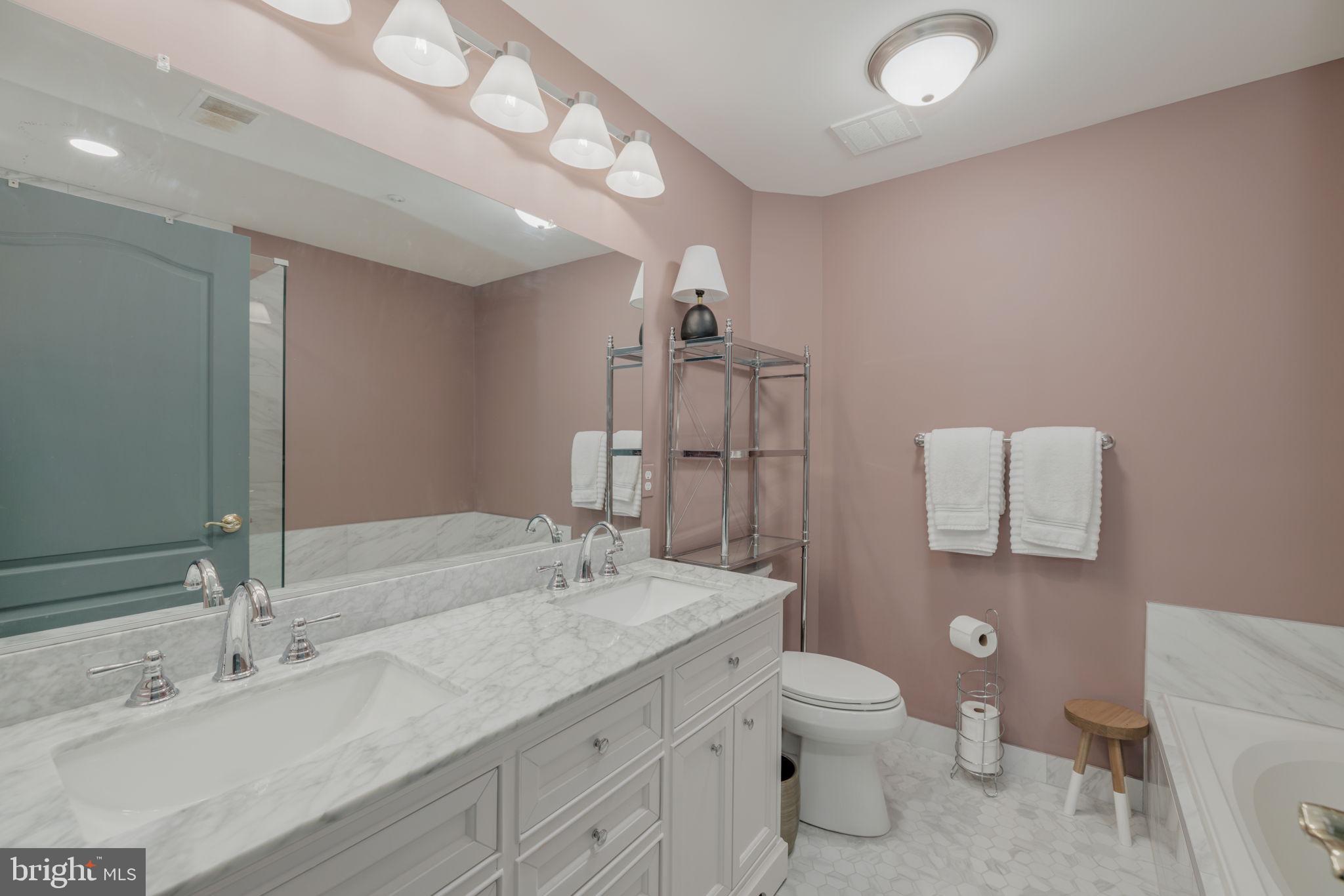 ISLAND CREEK - Residential Lease