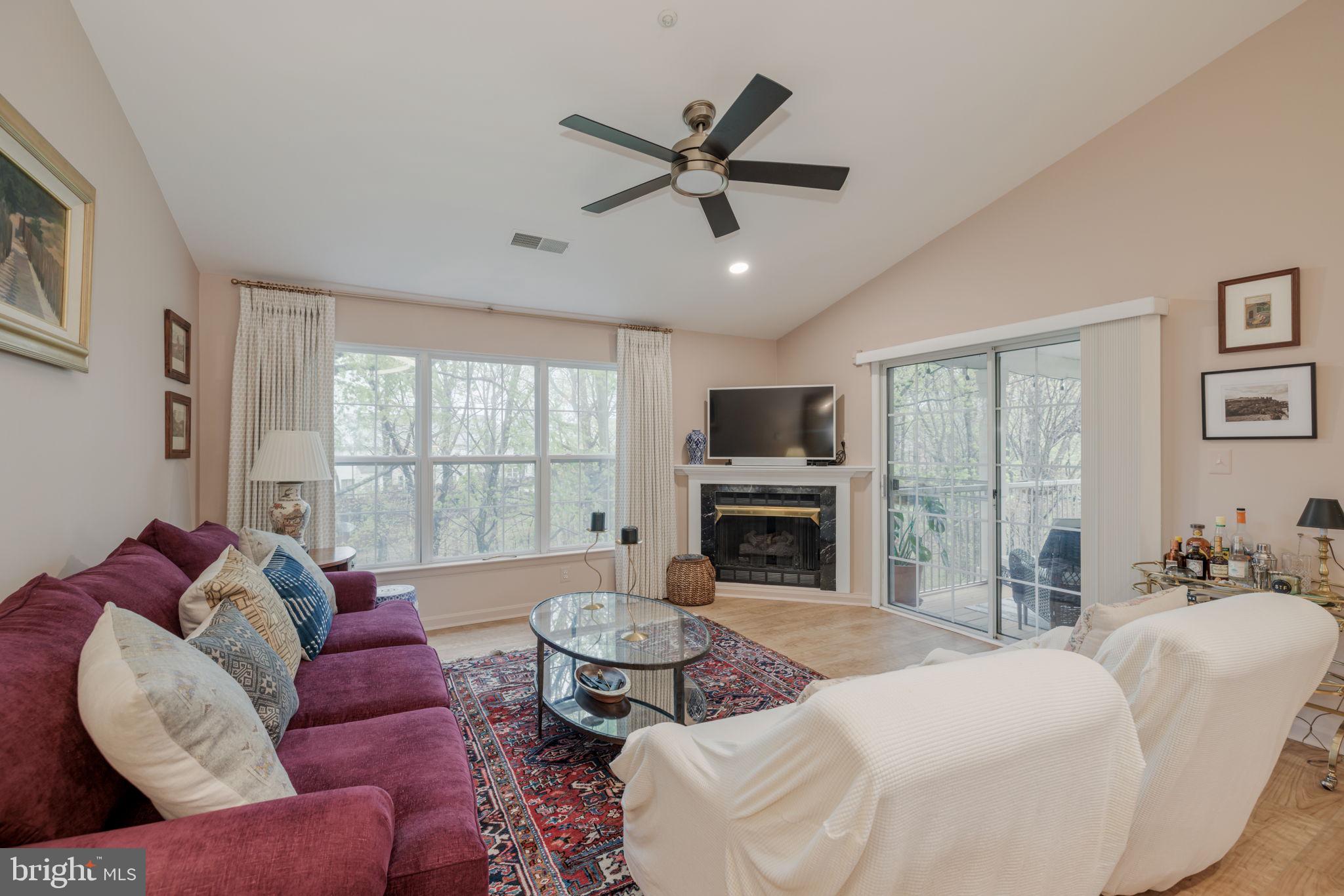 ISLAND CREEK - Residential Lease