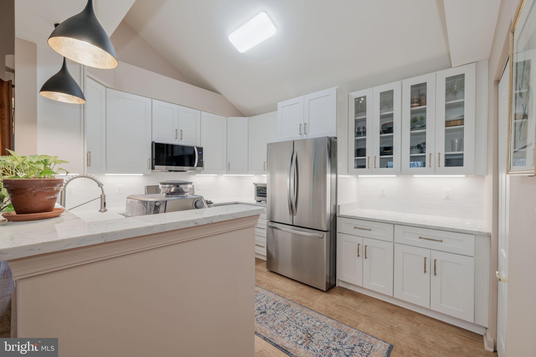 ISLAND CREEK - Residential Lease