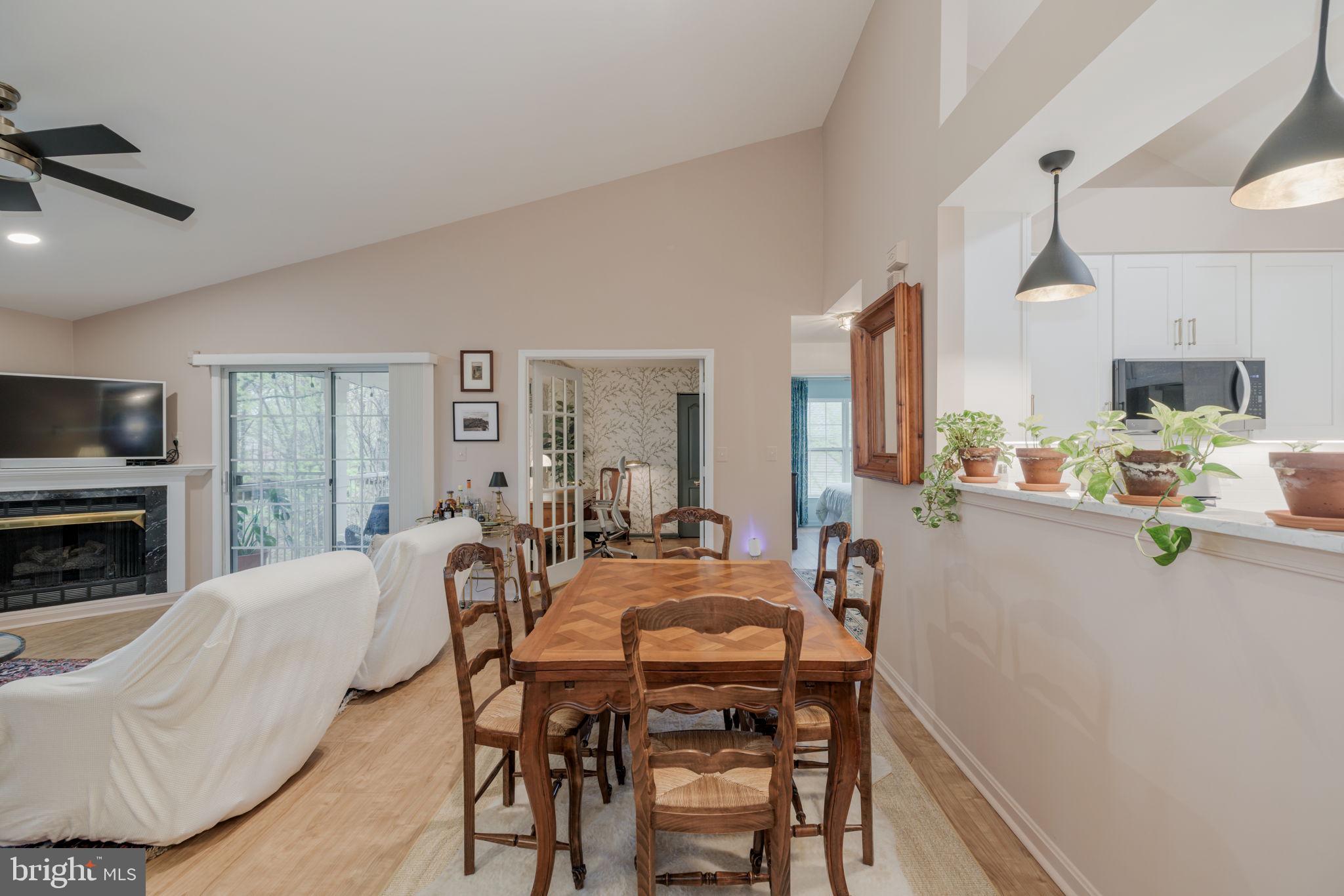 ISLAND CREEK - Residential Lease