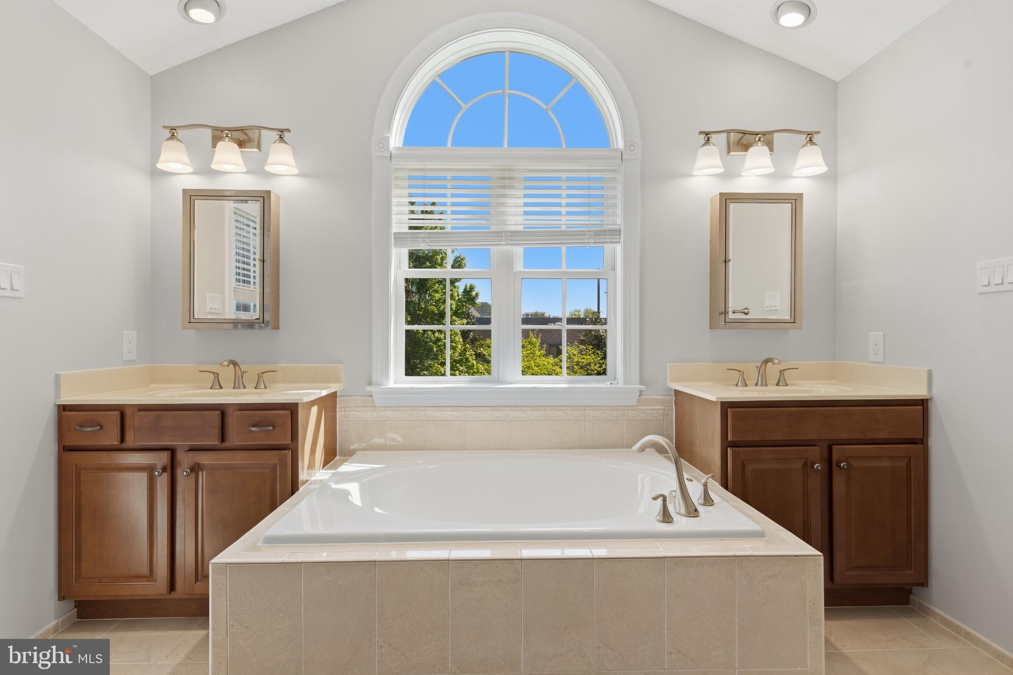 THE VINEYARDS OF ANNAPOLIS - Residential