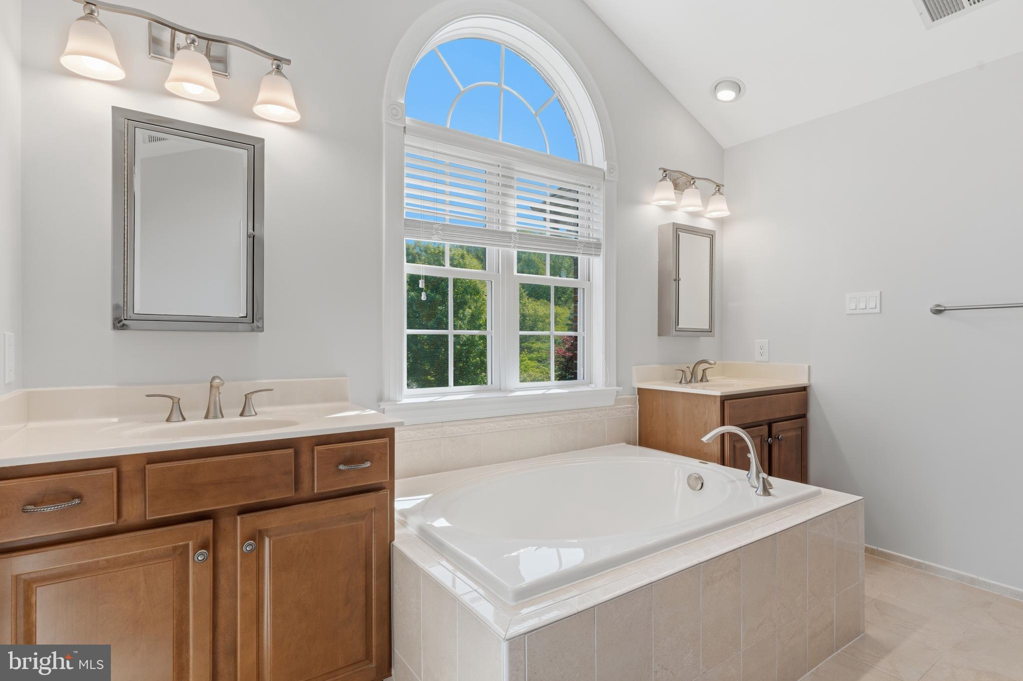 THE VINEYARDS OF ANNAPOLIS - Residential