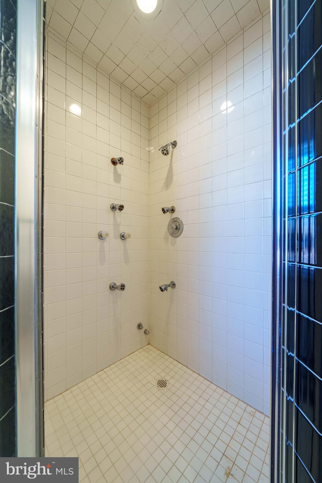 WAWASET PARK - Residential