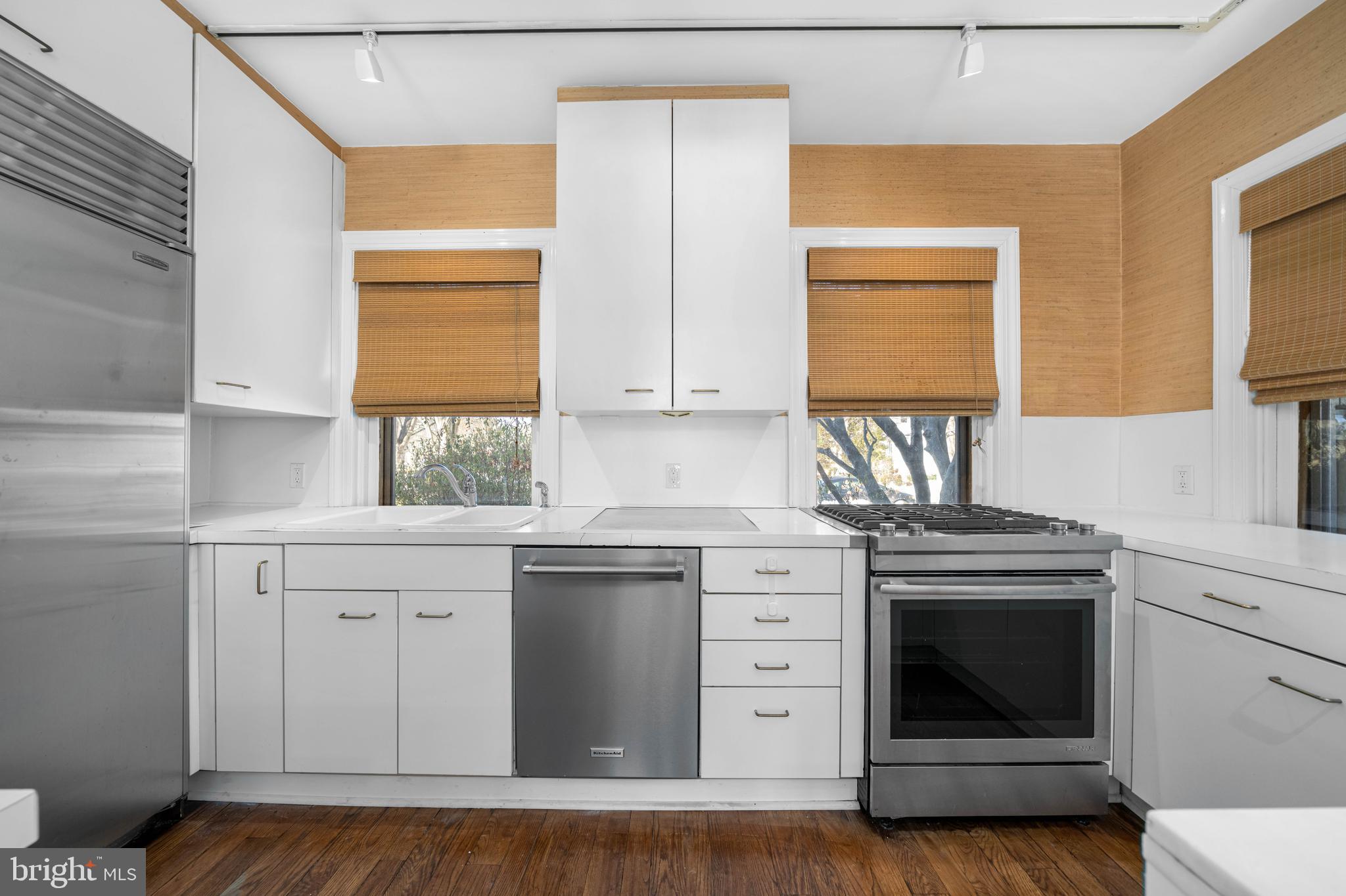 WAWASET PARK - Residential