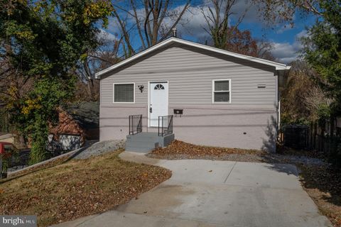 6112 PERRY STREET LANDOVER MD 20785