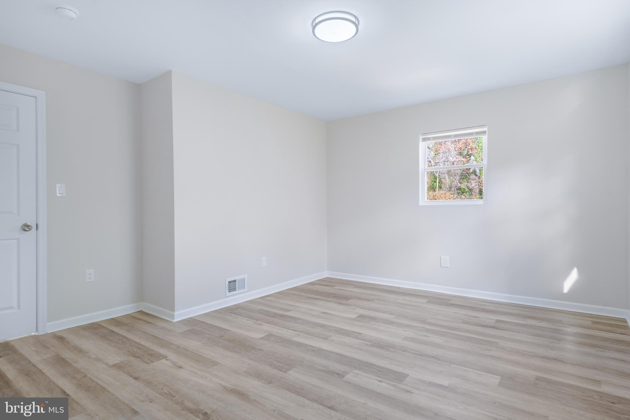 COLUMBIA HIGHLANDS - Residential