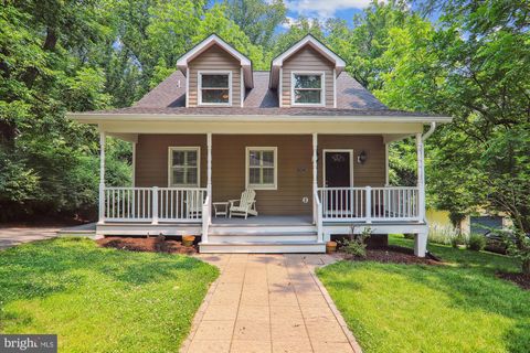 Photo of 8817 HAWKINS LN, CHEVY CHASE, MD 20815 (MLS # MDMC2095348)