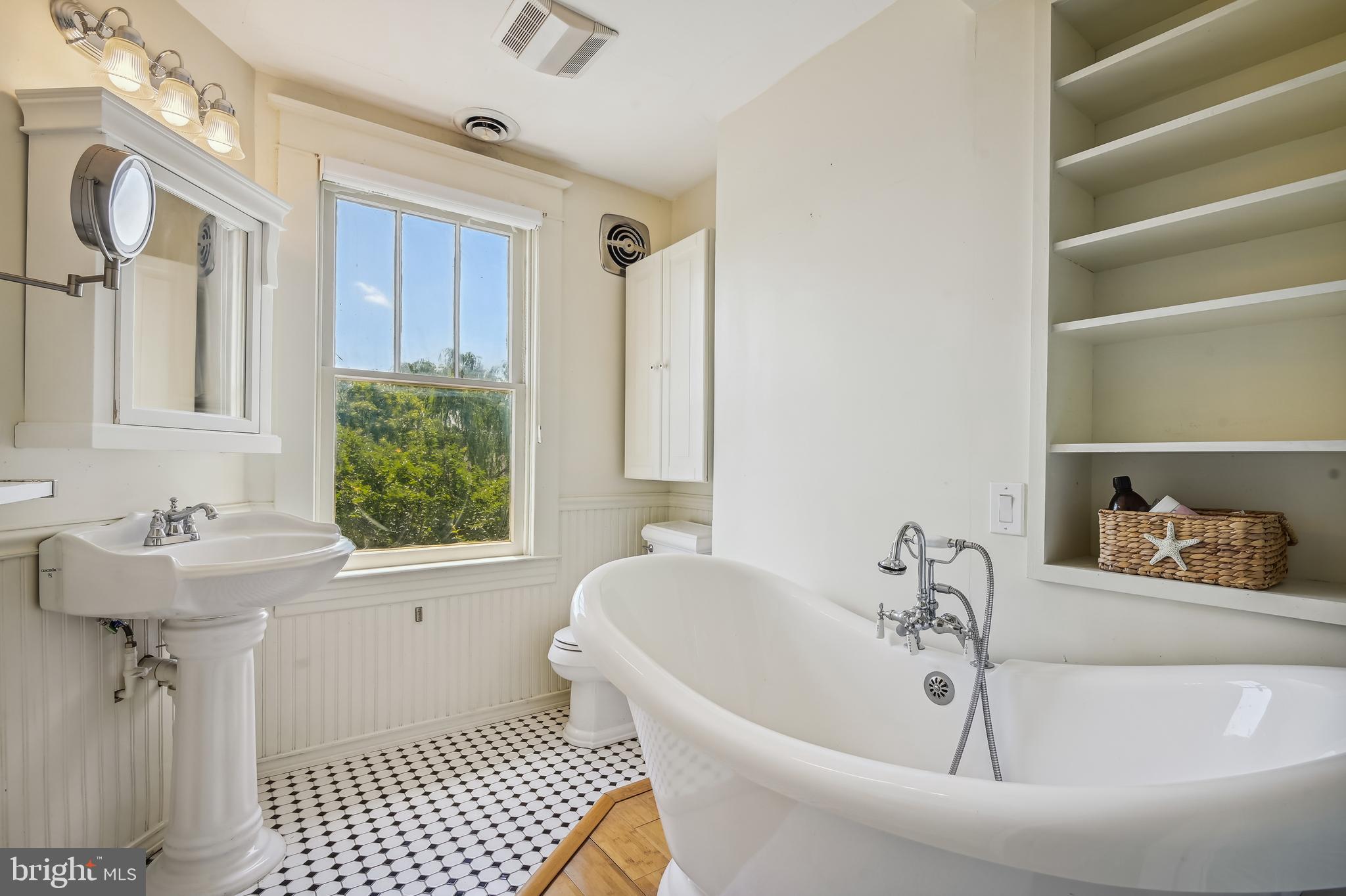 ARBUTUS TERRACE - Residential