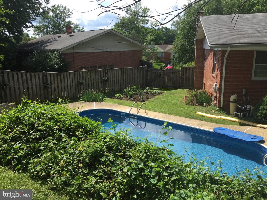 WHEATON WOODS - Residential