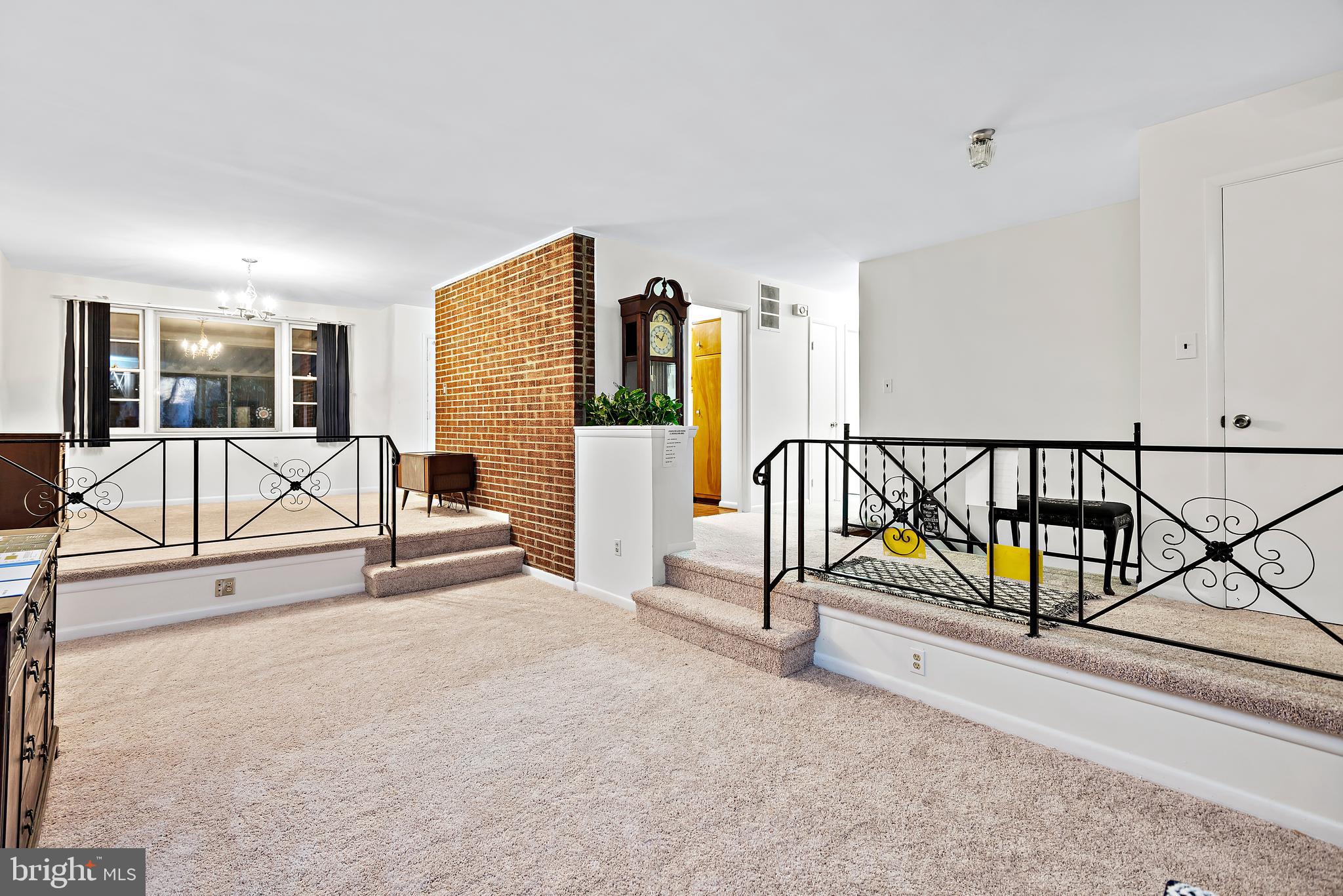 WHEATON WOODS - Residential