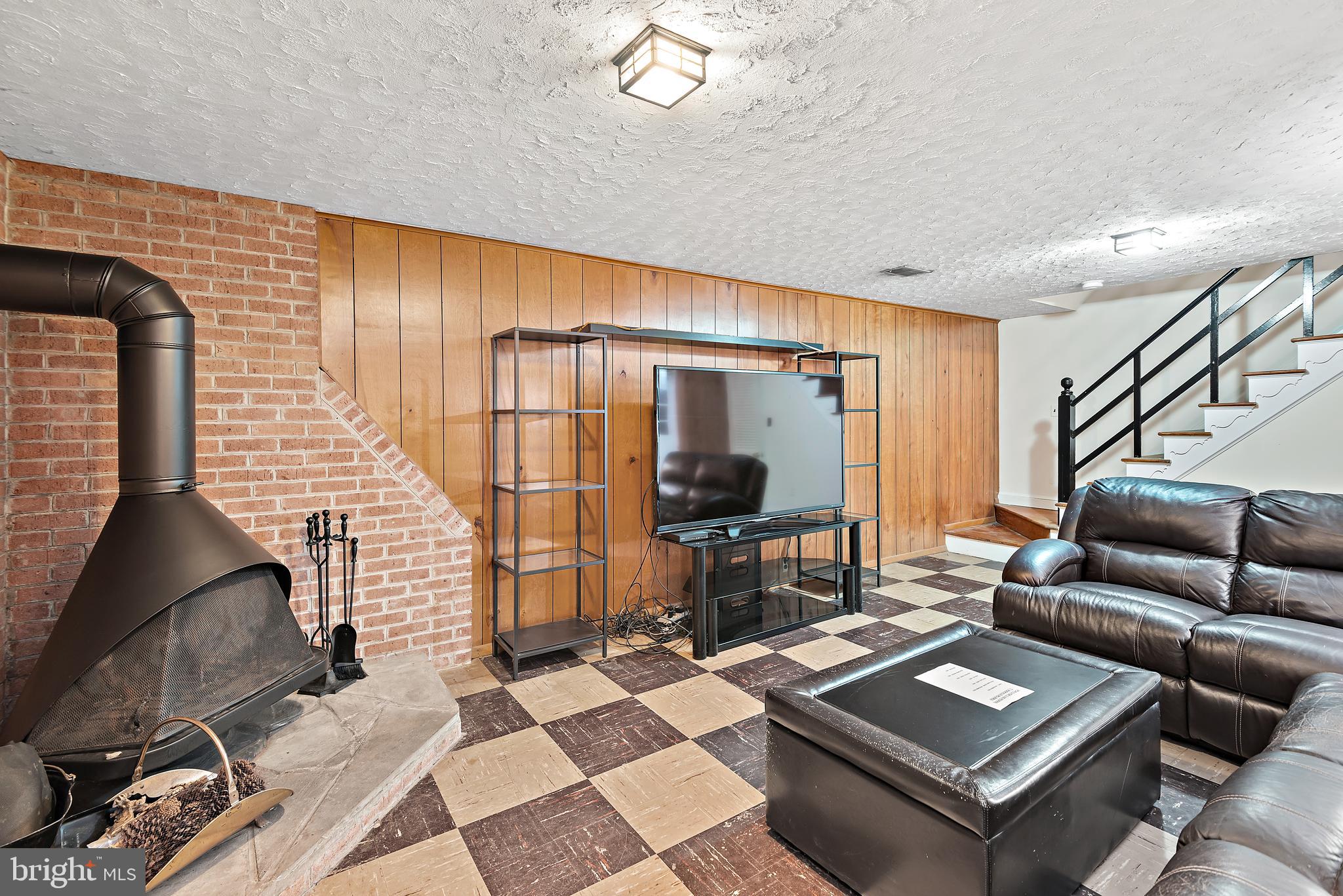 WHEATON WOODS - Residential