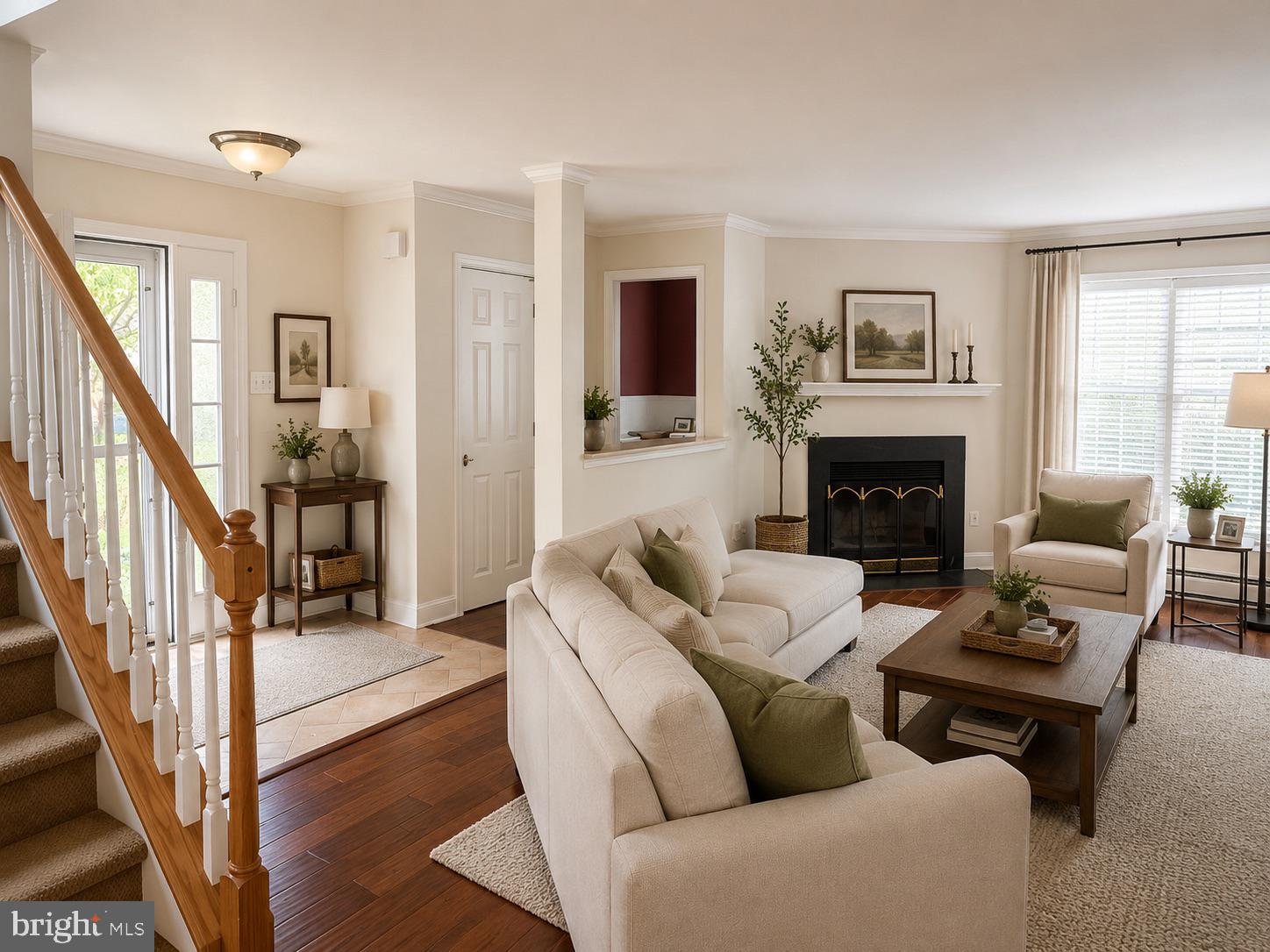 102 WHISTLING SWAN LANE